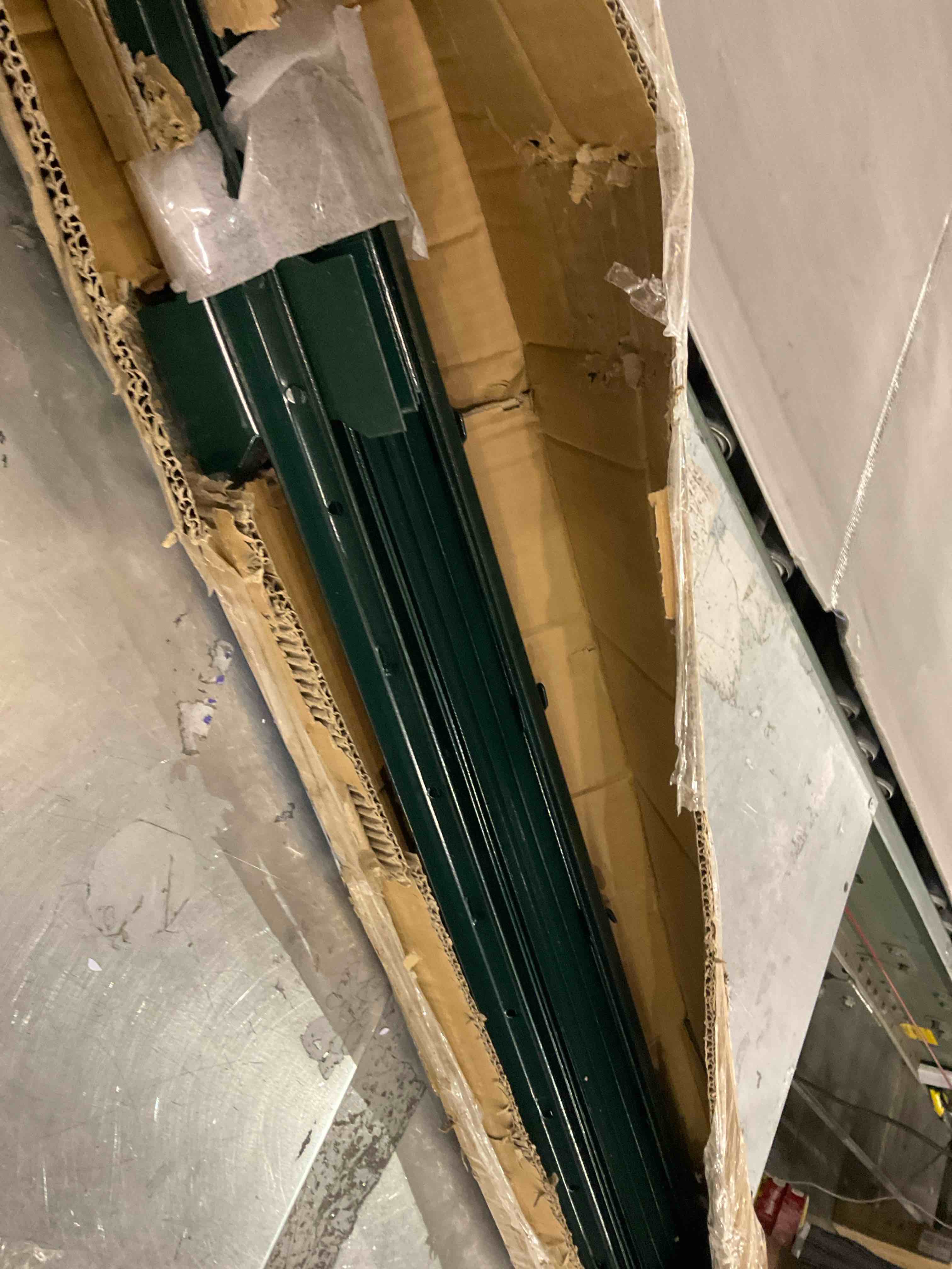https://s3.amazonaws.com/lotting-images-prod/bidfta/PPE2499591_1746708516896.jpeg