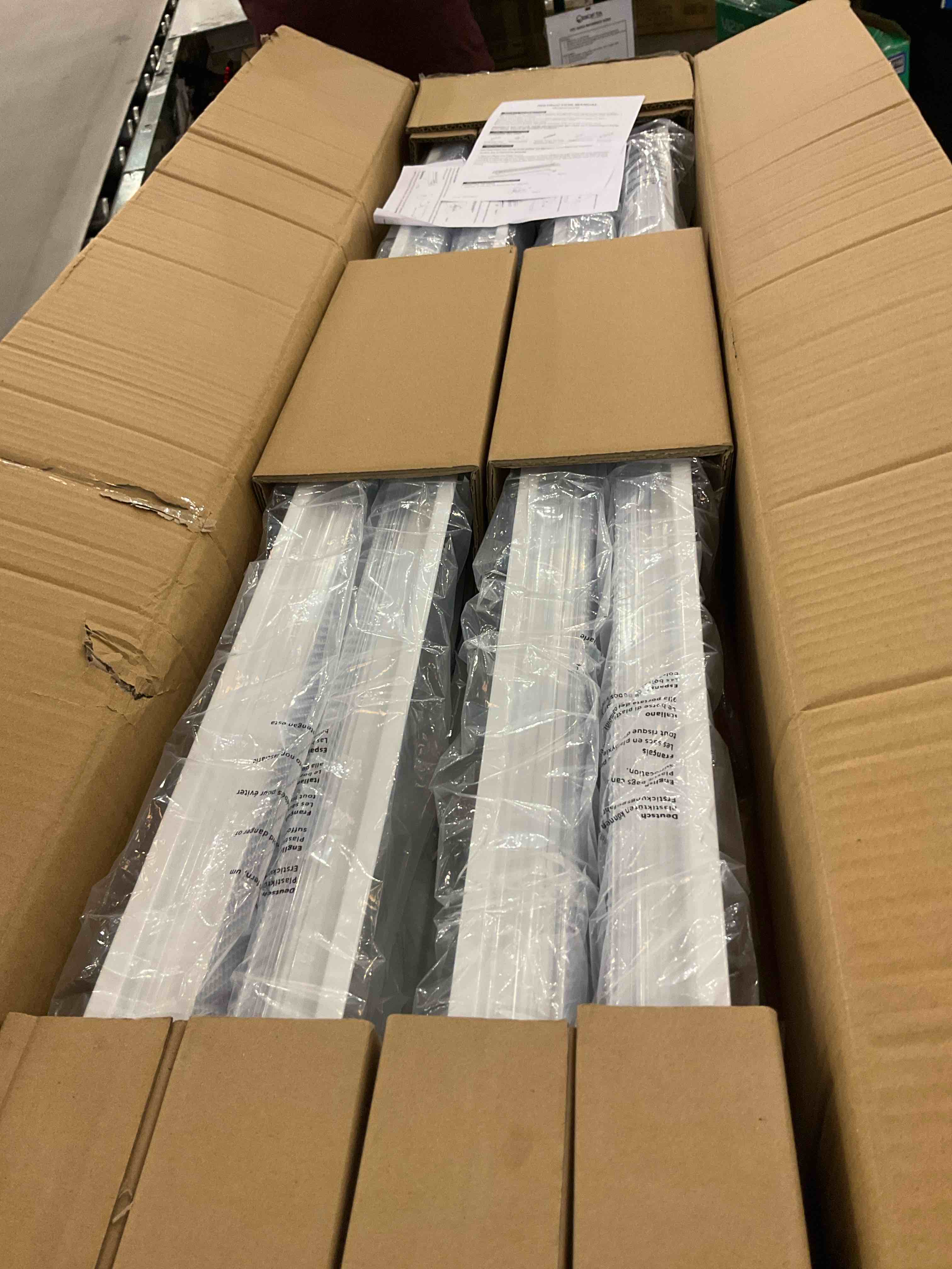 https://s3.amazonaws.com/lotting-images-prod/bidfta/PPE2499594_1746711573794.jpeg