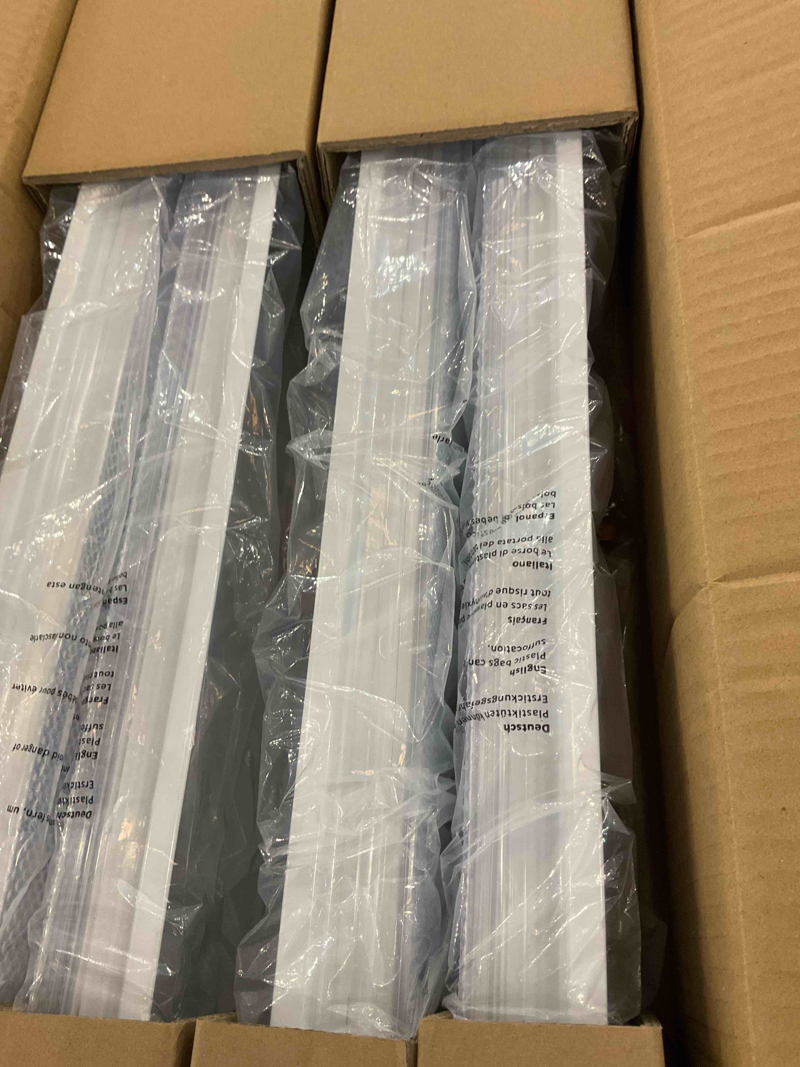 https://s3.amazonaws.com/lotting-images-prod/bidfta/PPE2499594_1746711575559.jpeg