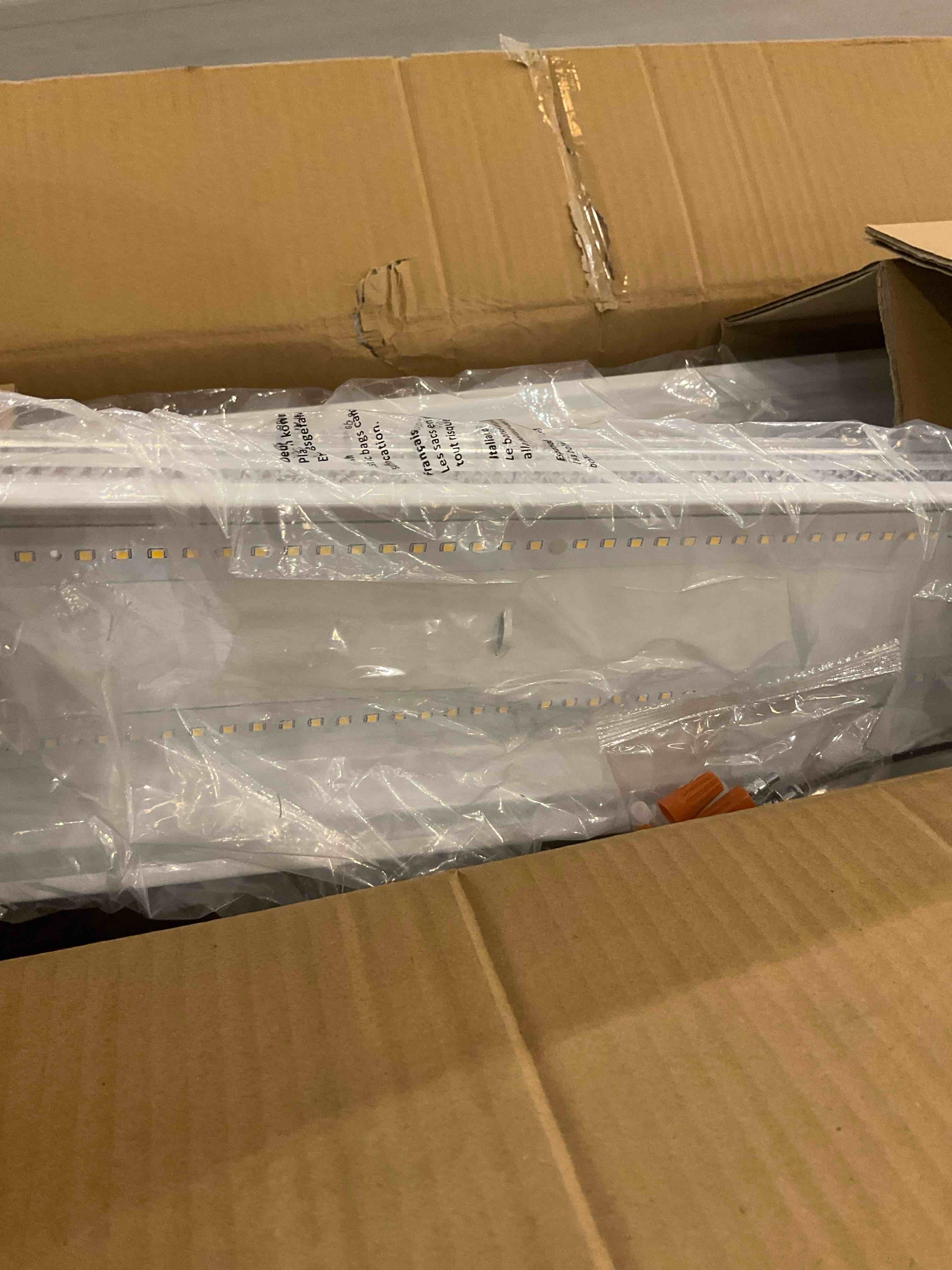 https://s3.amazonaws.com/lotting-images-prod/bidfta/PPE2499594_1746711584931.jpeg