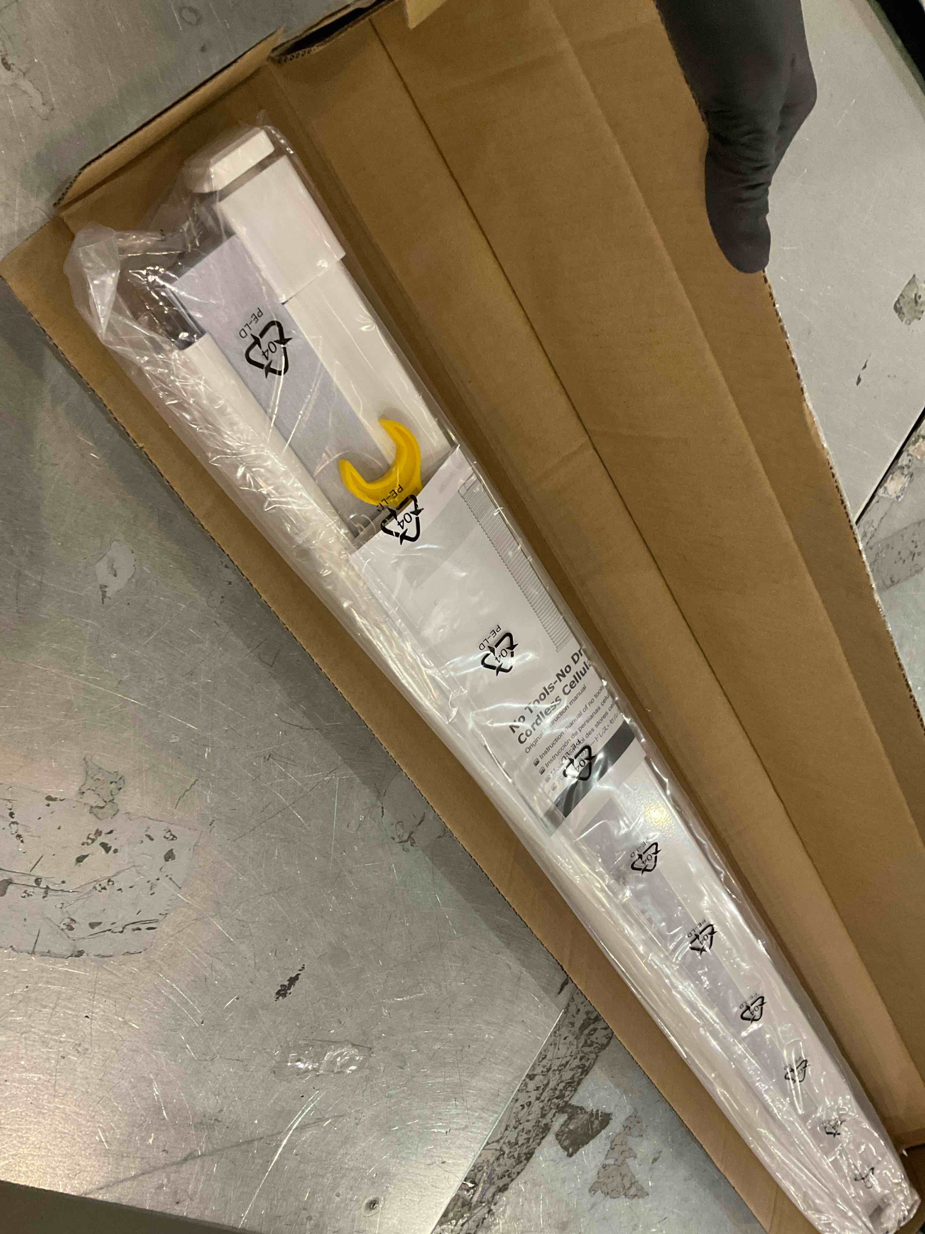 https://s3.amazonaws.com/lotting-images-prod/bidfta/PPE2499619_1746714600805.jpeg