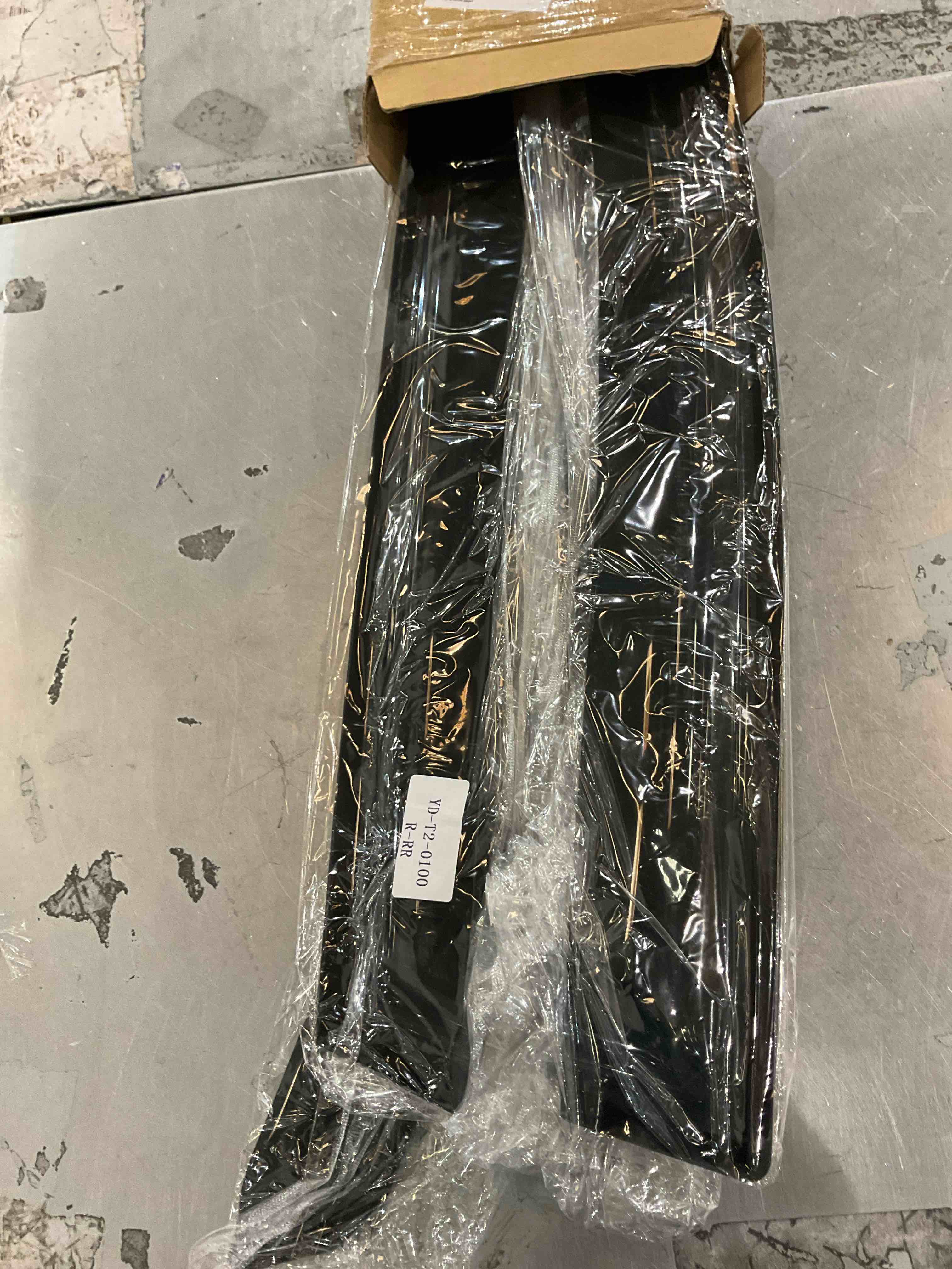 https://s3.amazonaws.com/lotting-images-prod/bidfta/PPE2499621_1746711511492.jpeg