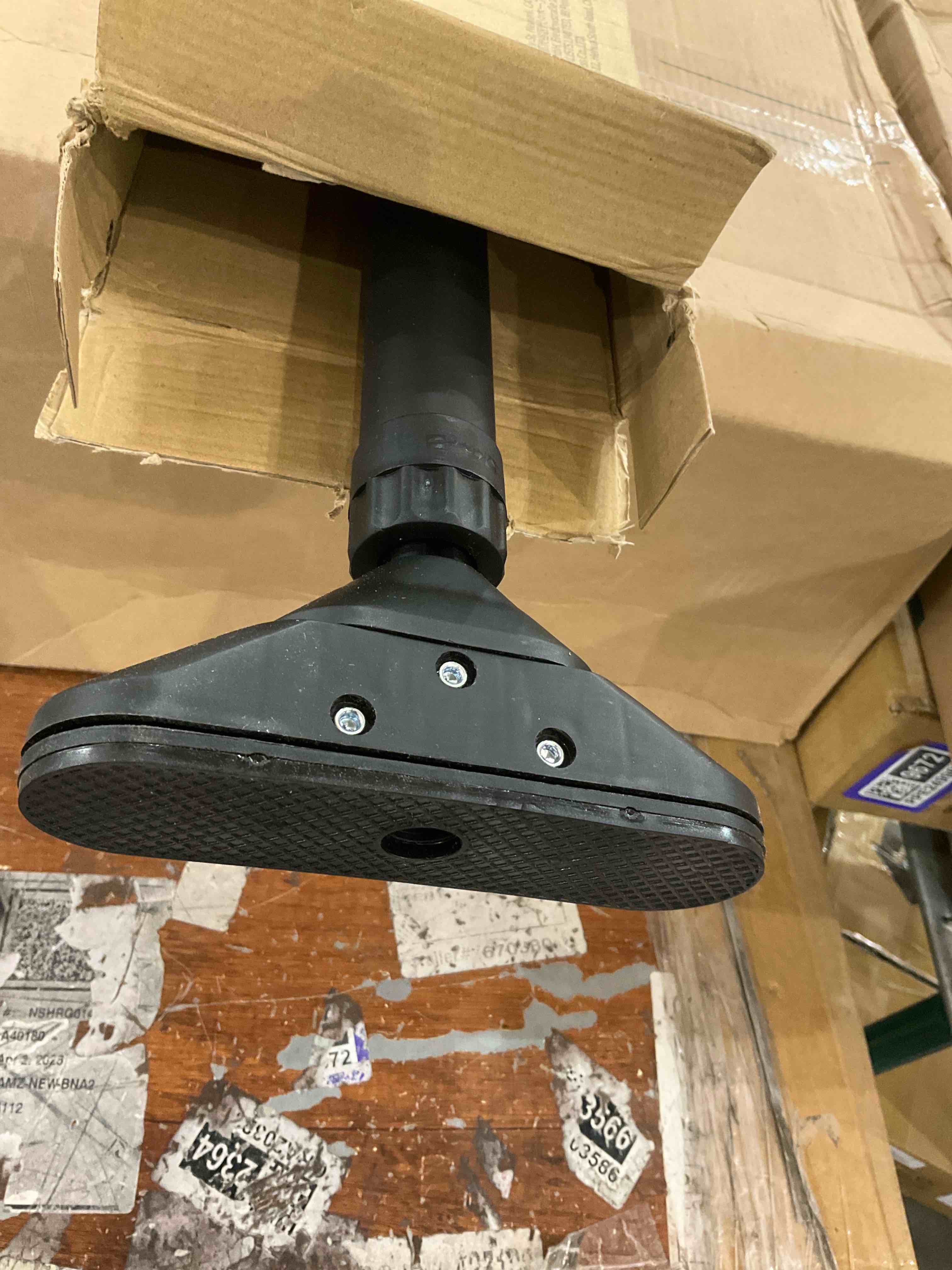 https://s3.amazonaws.com/lotting-images-prod/bidfta/PPE2499669_1746714193197.jpeg