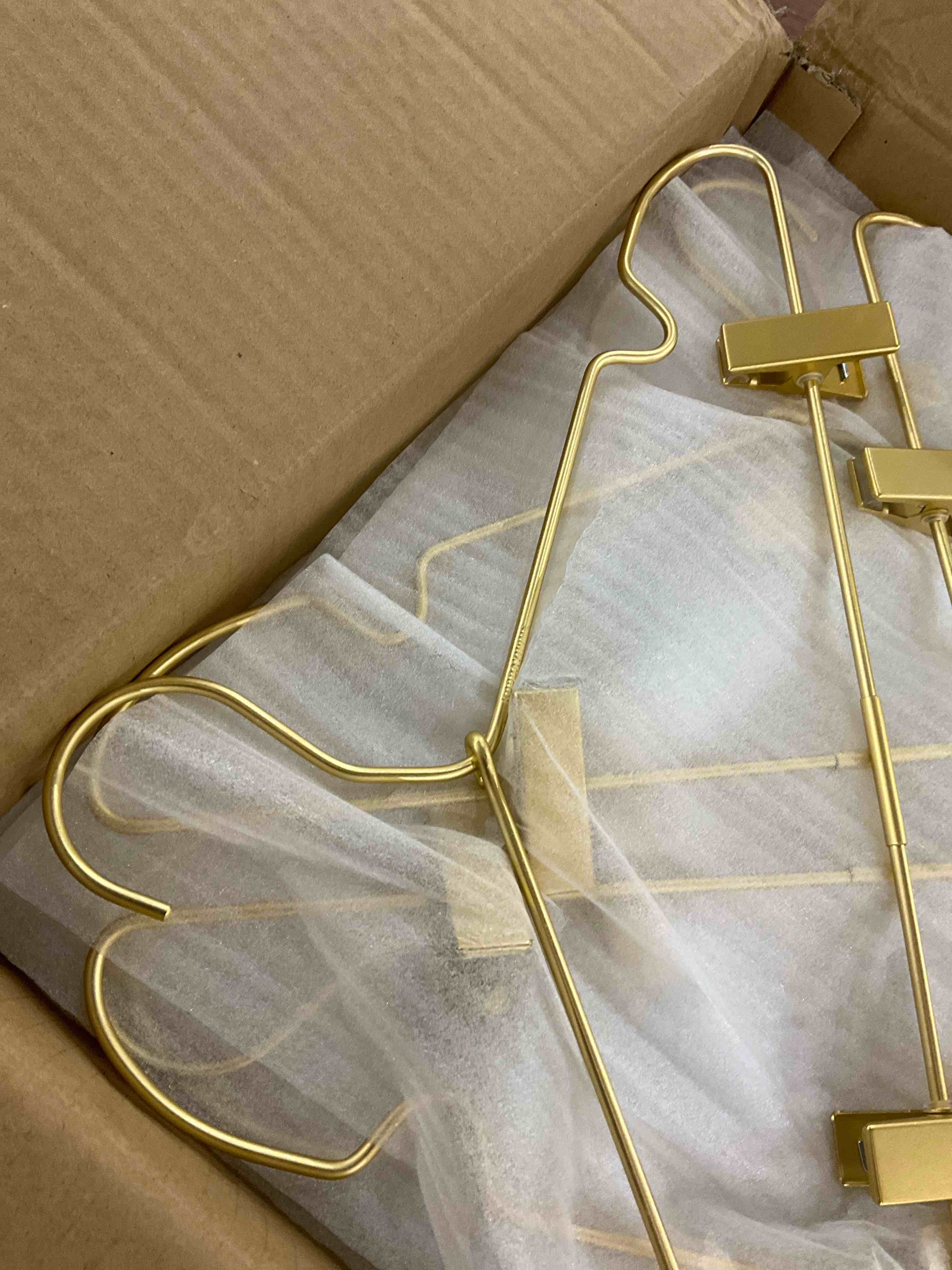 https://s3.amazonaws.com/lotting-images-prod/bidfta/PPE2499676_1746714550566.jpeg