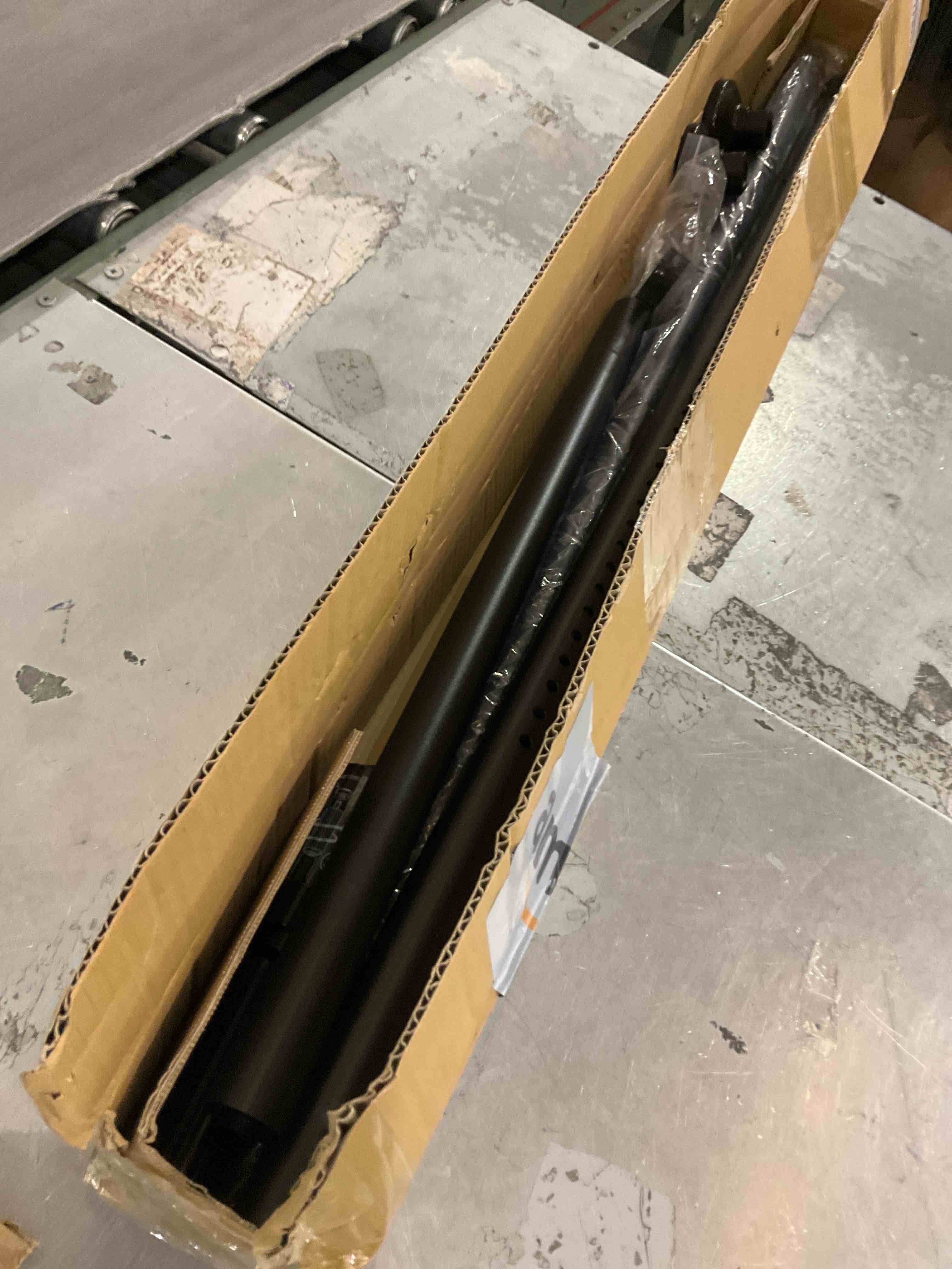 https://s3.amazonaws.com/lotting-images-prod/bidfta/PPE2499692_1746717410143.jpeg