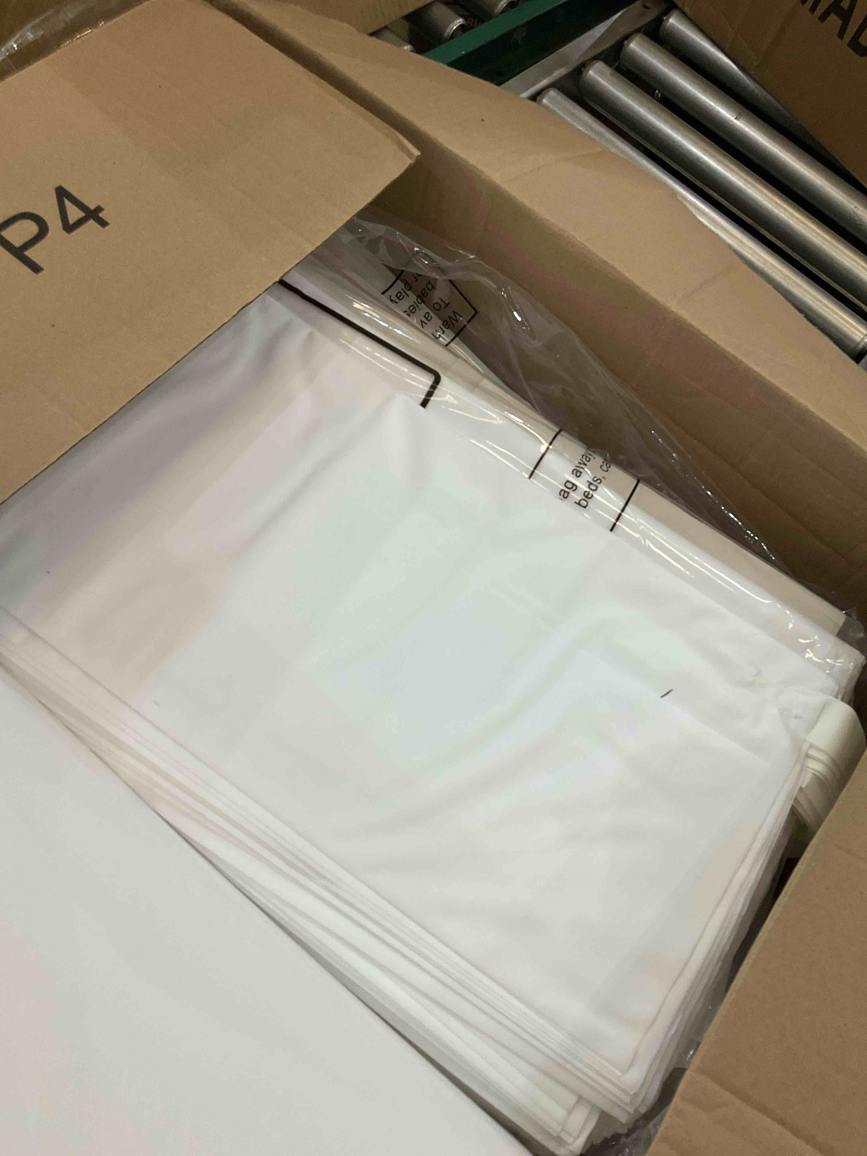 https://s3.amazonaws.com/lotting-images-prod/bidfta/PPE2499760_1746719163157.jpeg