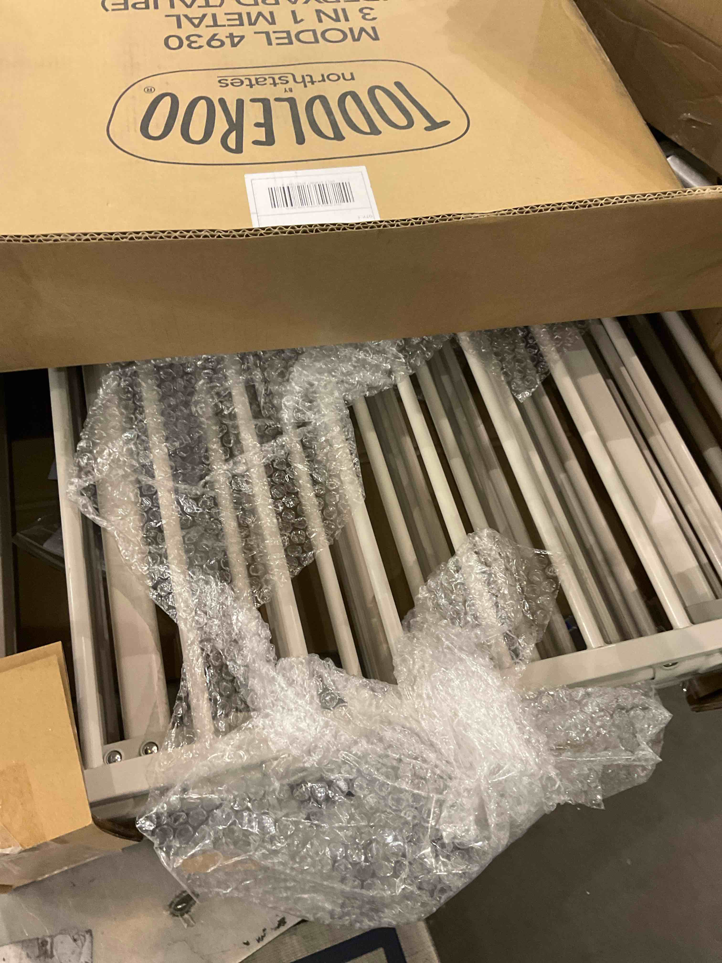 https://s3.amazonaws.com/lotting-images-prod/bidfta/PPE2499898_1746803428980.jpeg
