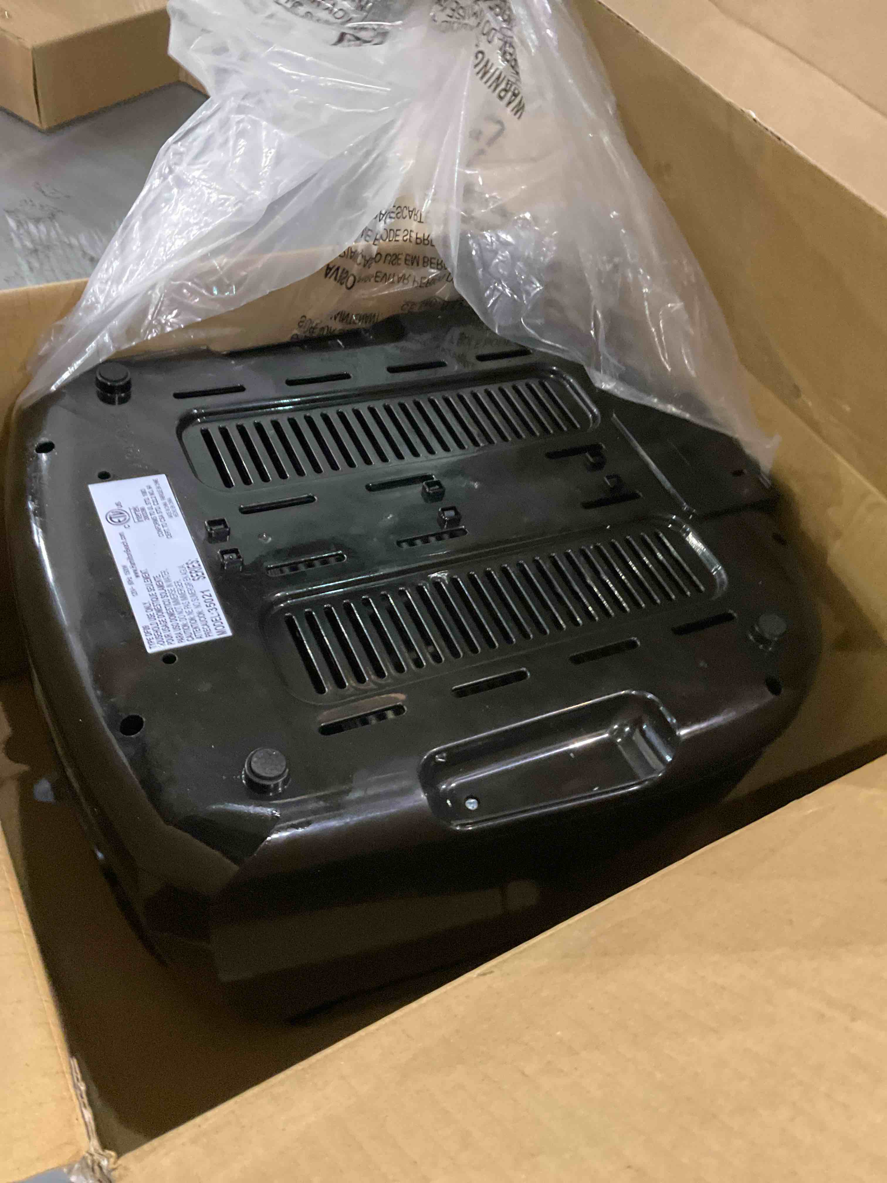 https://s3.amazonaws.com/lotting-images-prod/bidfta/PPE2499994_1746790099762.jpeg