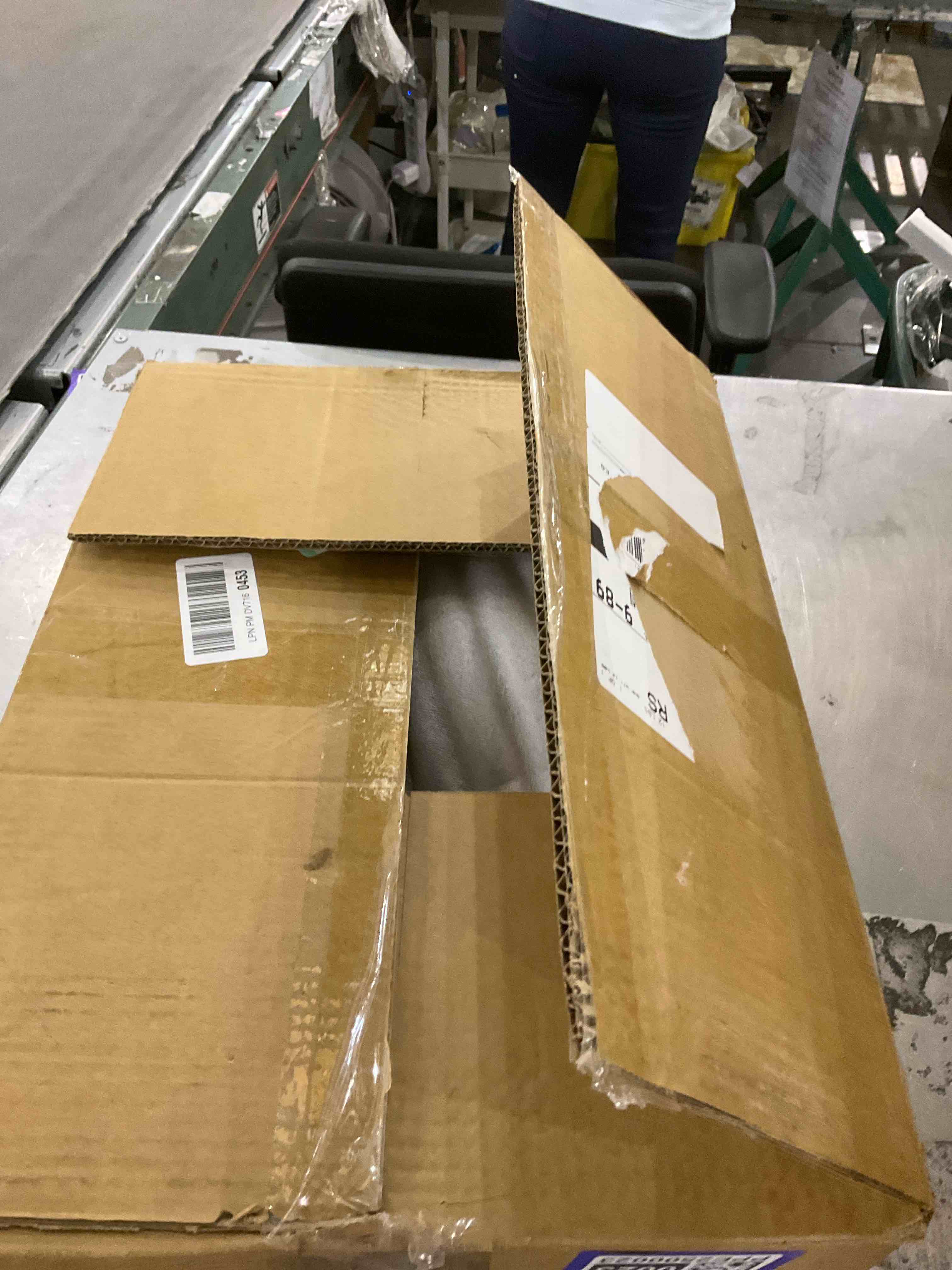 https://s3.amazonaws.com/lotting-images-prod/bidfta/PPE2500023_1746533158352.jpeg