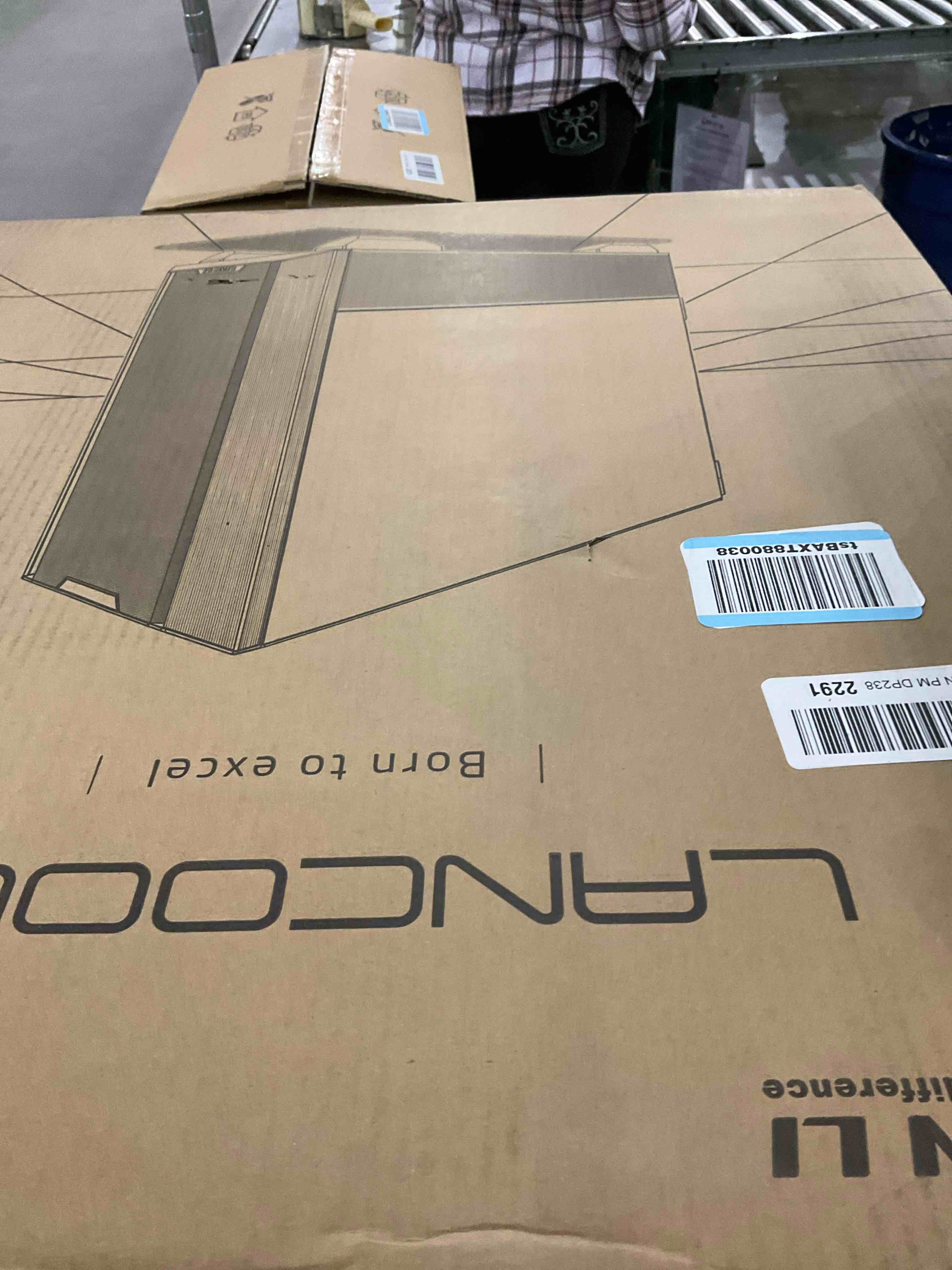 https://s3.amazonaws.com/lotting-images-prod/bidfta/PPE2500033_1746533323753.jpeg