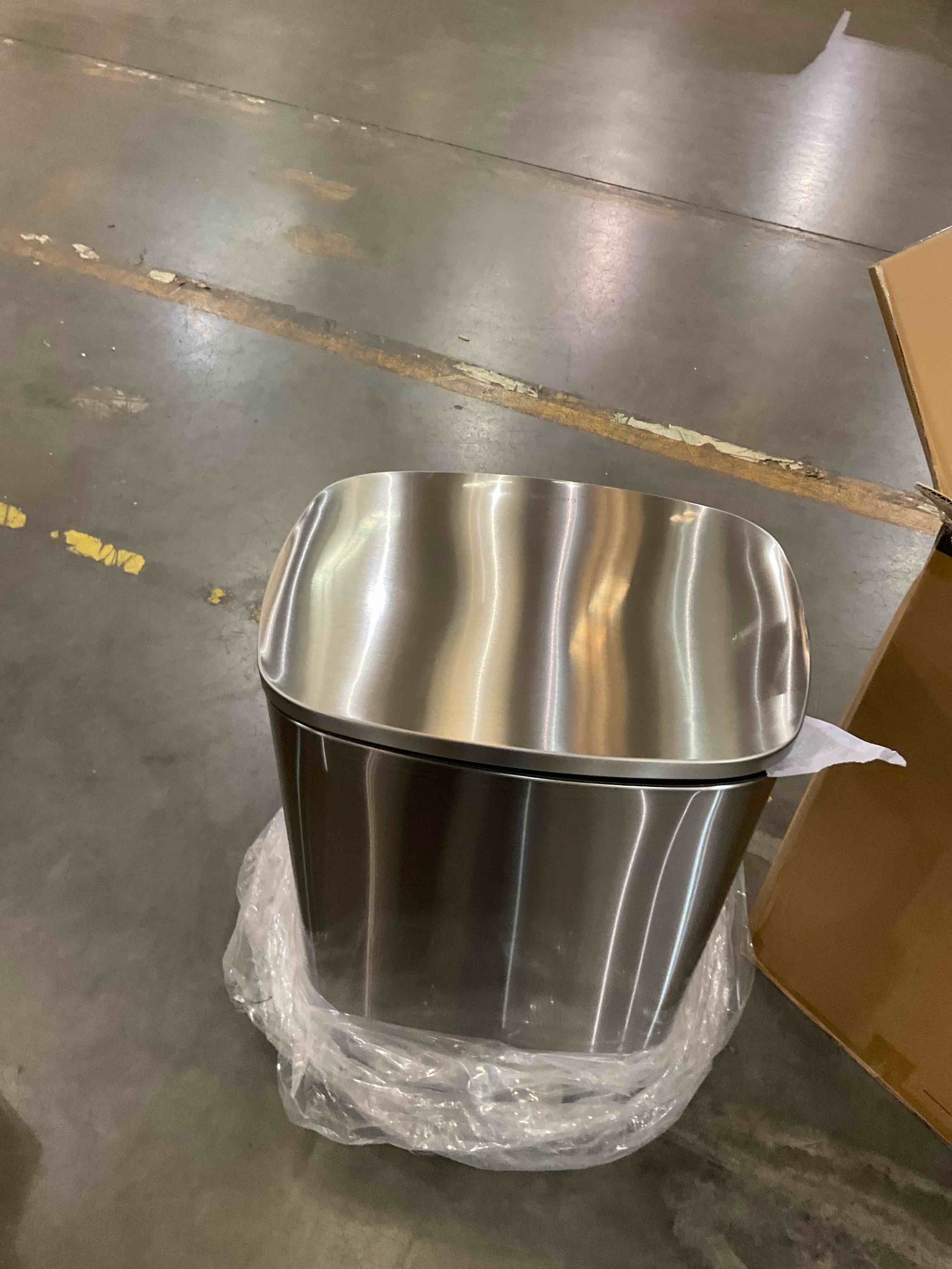 https://s3.amazonaws.com/lotting-images-prod/bidfta/PPE2500208_1746541978919.jpeg