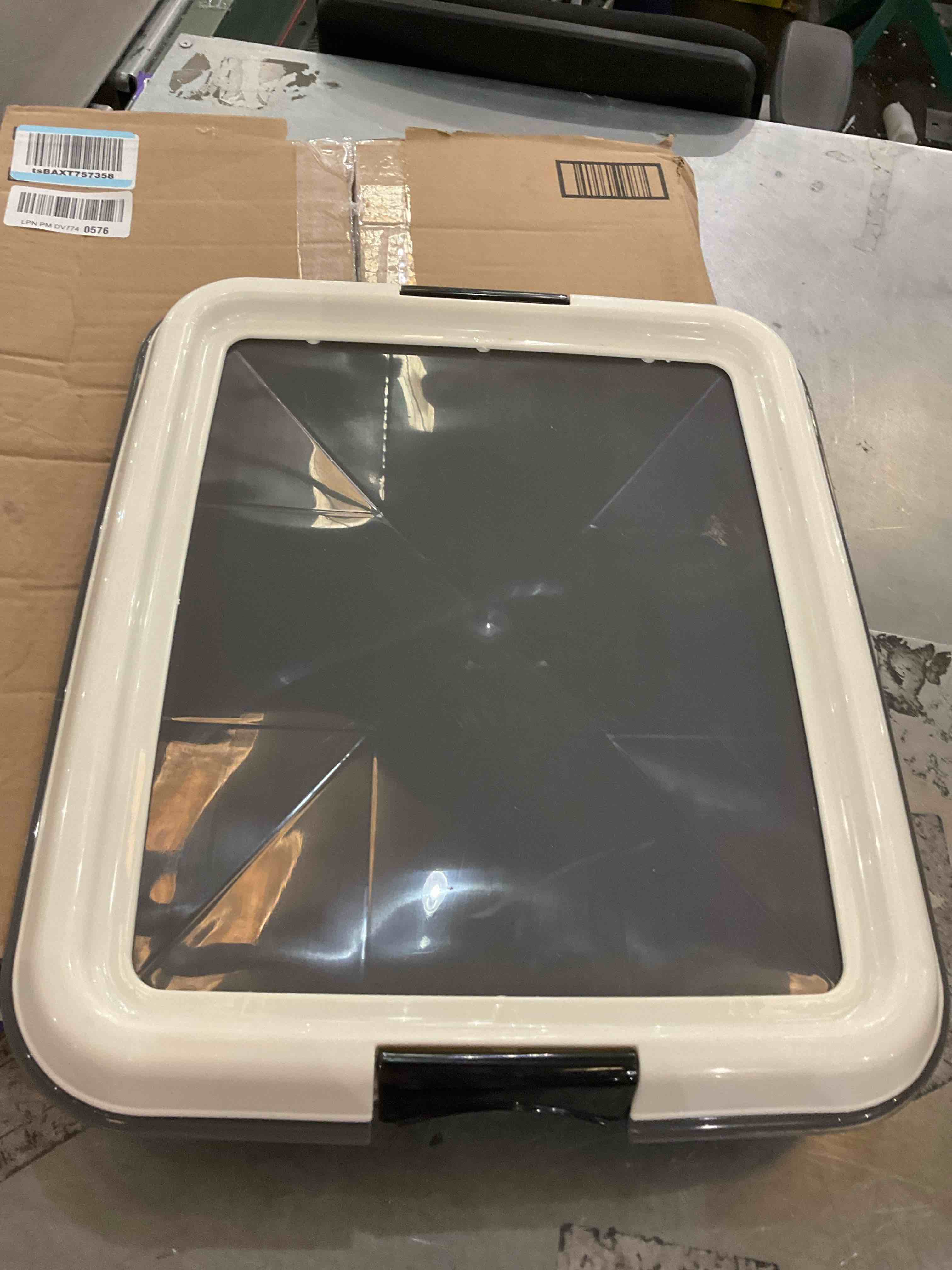 https://s3.amazonaws.com/lotting-images-prod/bidfta/PPE2500215_1746542638982.jpeg