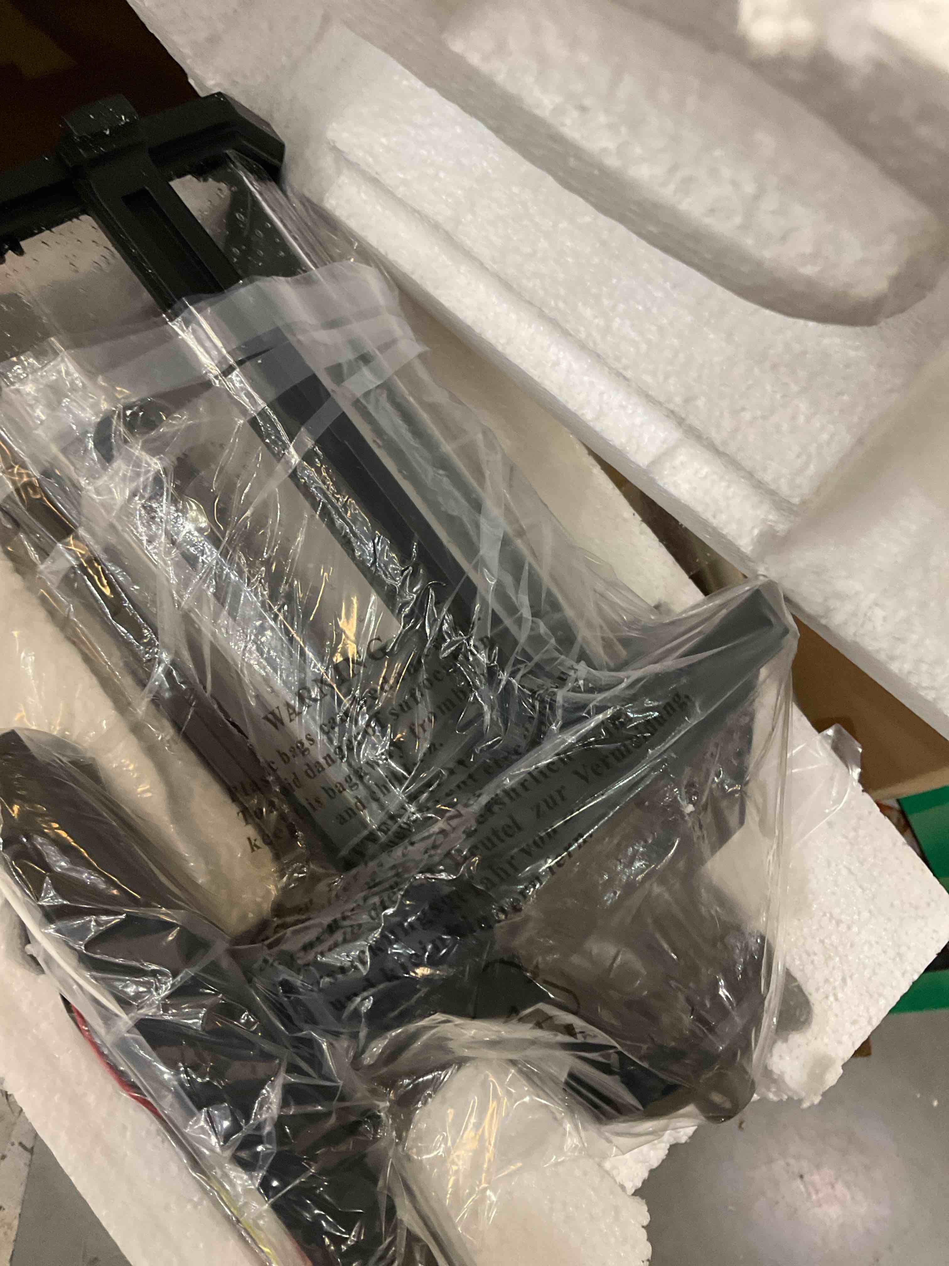 https://s3.amazonaws.com/lotting-images-prod/bidfta/PPE2500393_1746552121276.jpeg