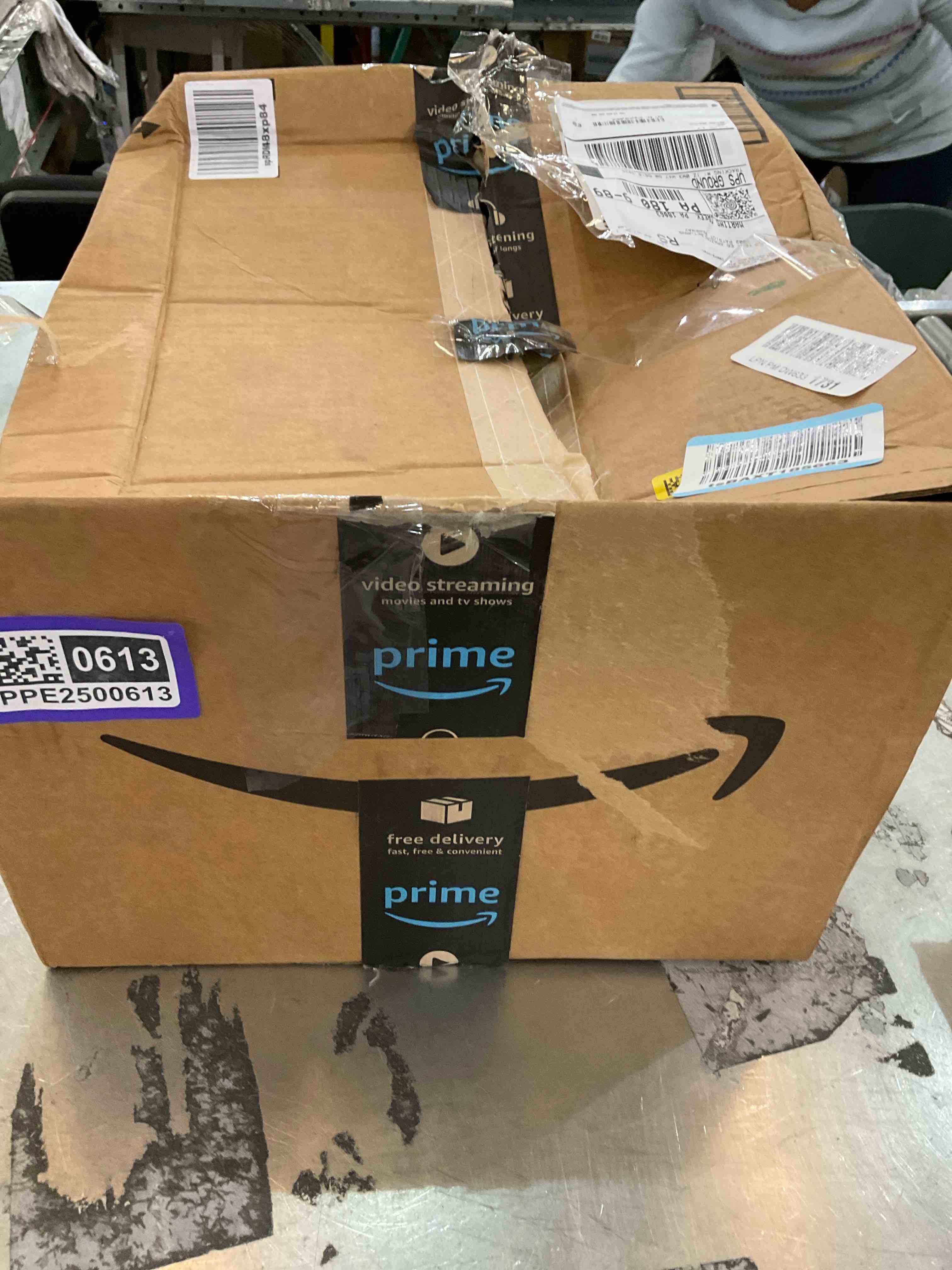https://s3.amazonaws.com/lotting-images-prod/bidfta/PPE2500613_1746556147495.jpeg