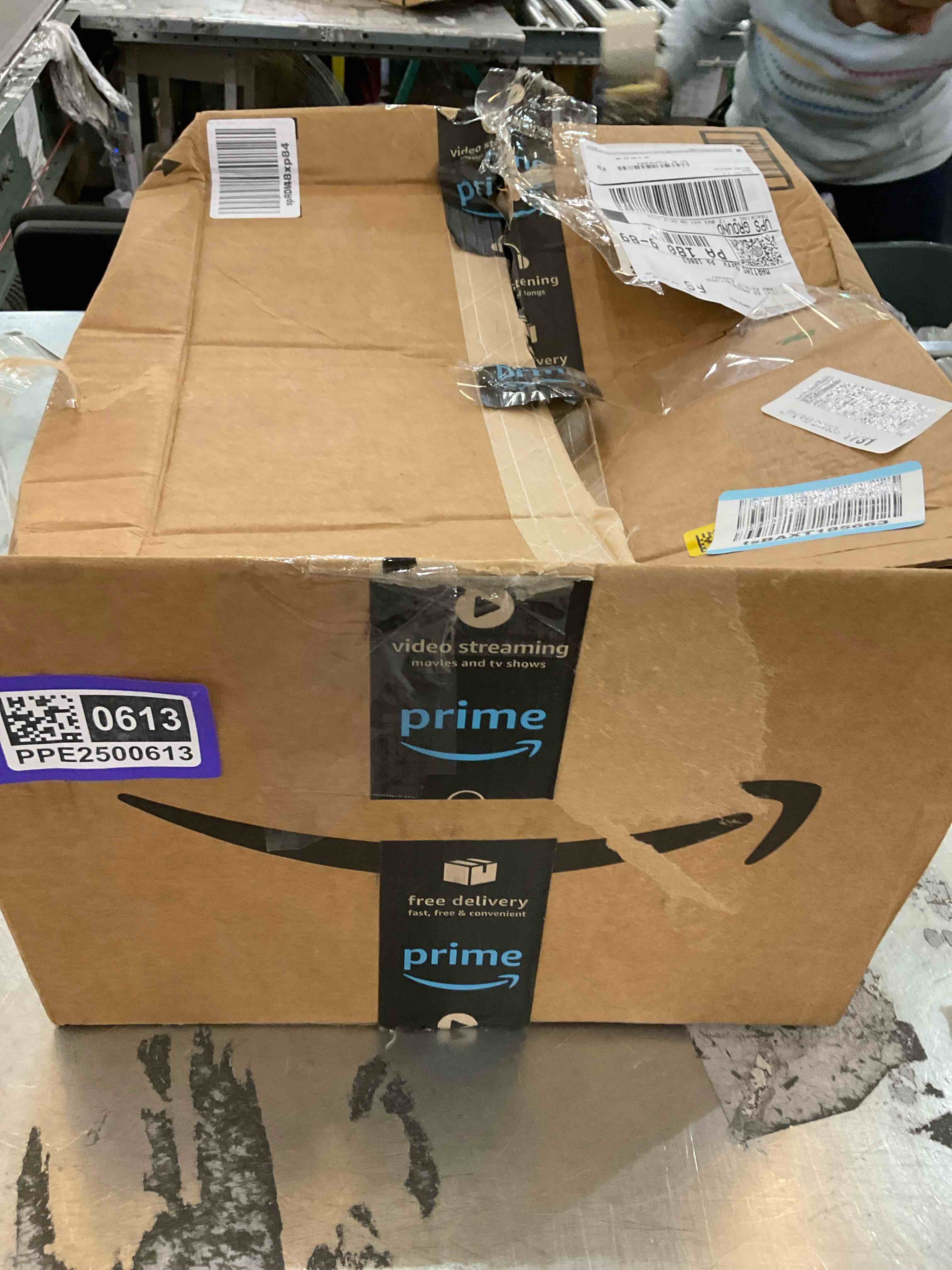 https://s3.amazonaws.com/lotting-images-prod/bidfta/PPE2500613_1746556148509.jpeg