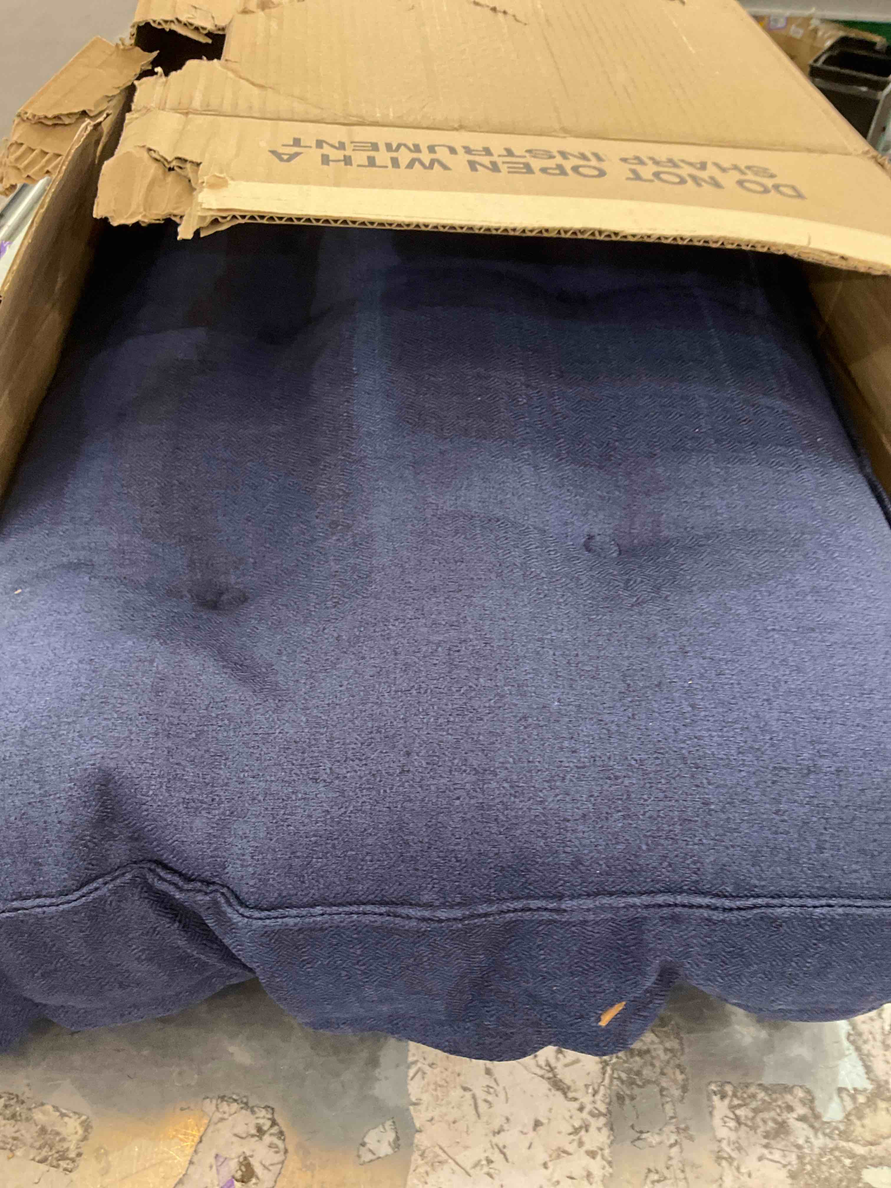 https://s3.amazonaws.com/lotting-images-prod/bidfta/PPE2500619_1746549957478.jpeg