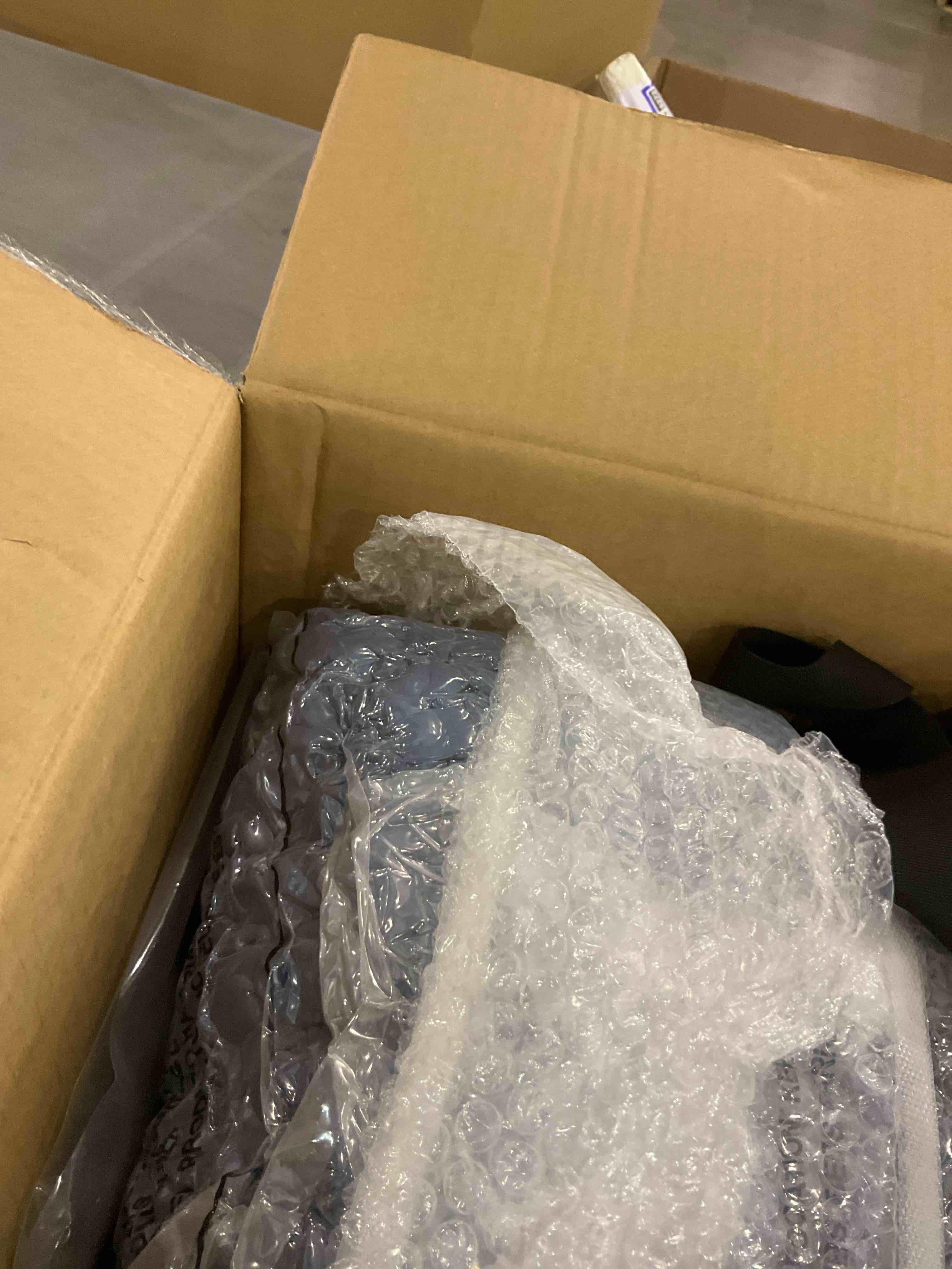 https://s3.amazonaws.com/lotting-images-prod/bidfta/PPE2500707_1746619497572.jpeg