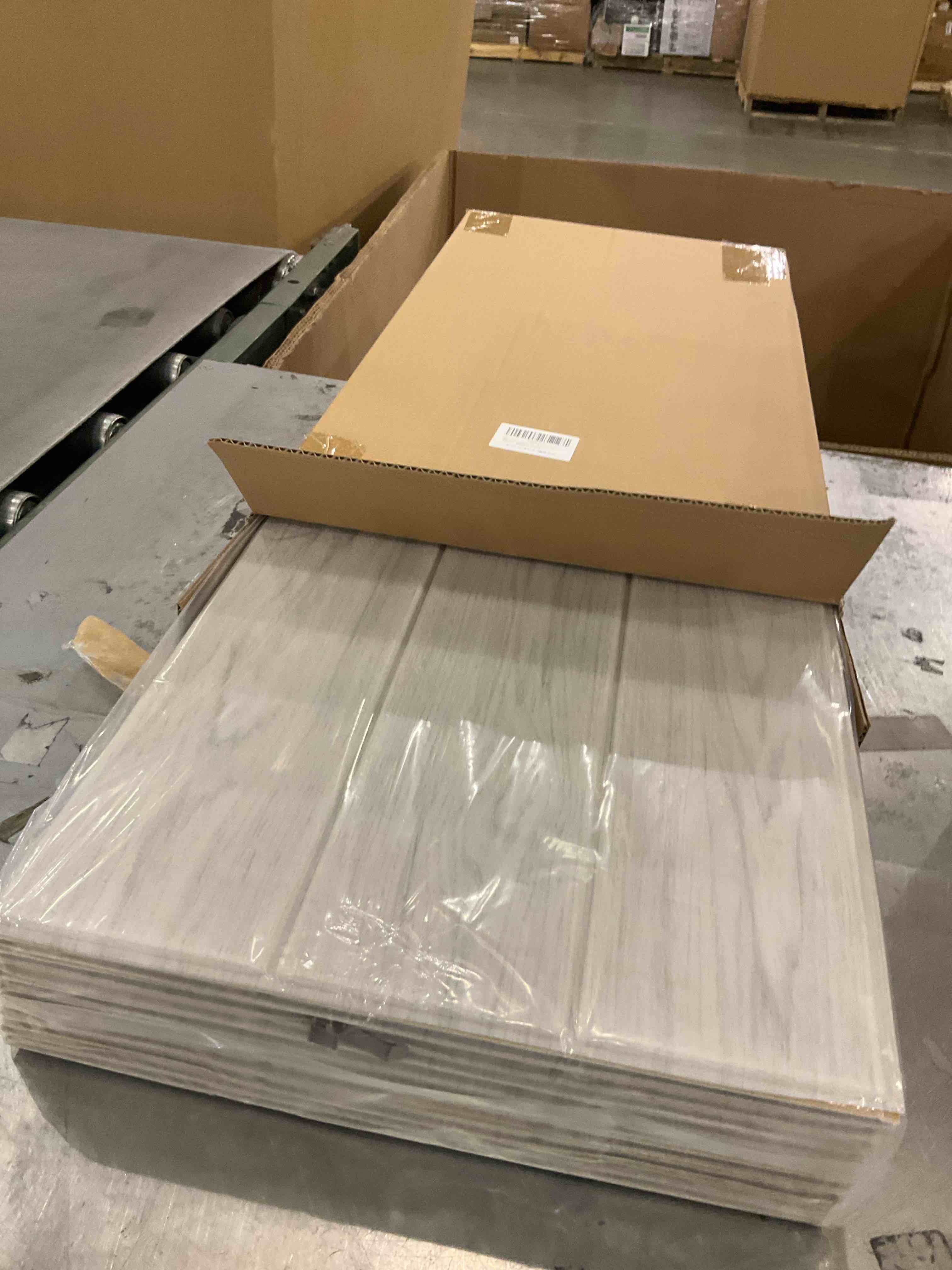 https://s3.amazonaws.com/lotting-images-prod/bidfta/PPE2500719_1746550609251.jpeg