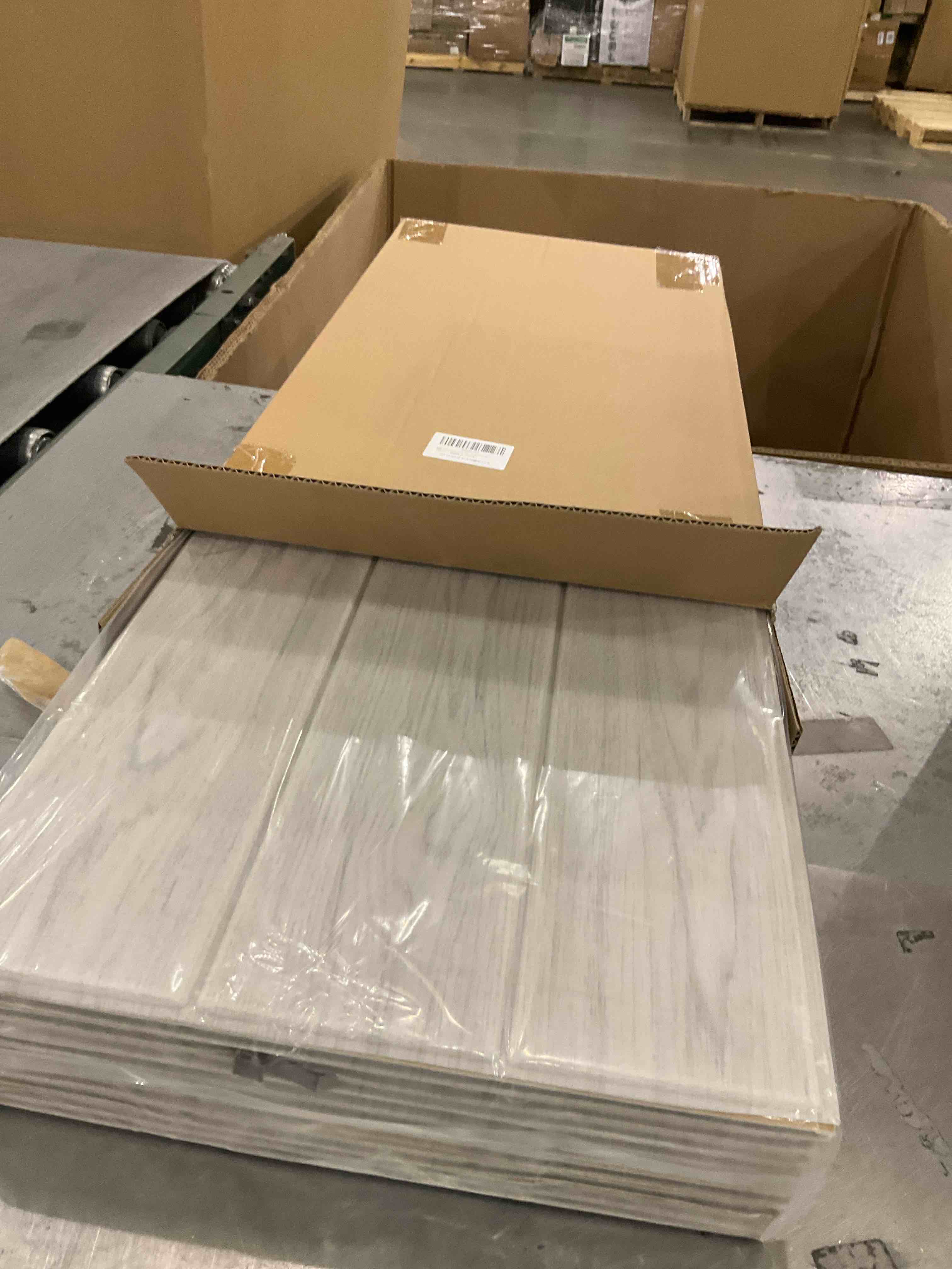 https://s3.amazonaws.com/lotting-images-prod/bidfta/PPE2500719_1746550610302.jpeg