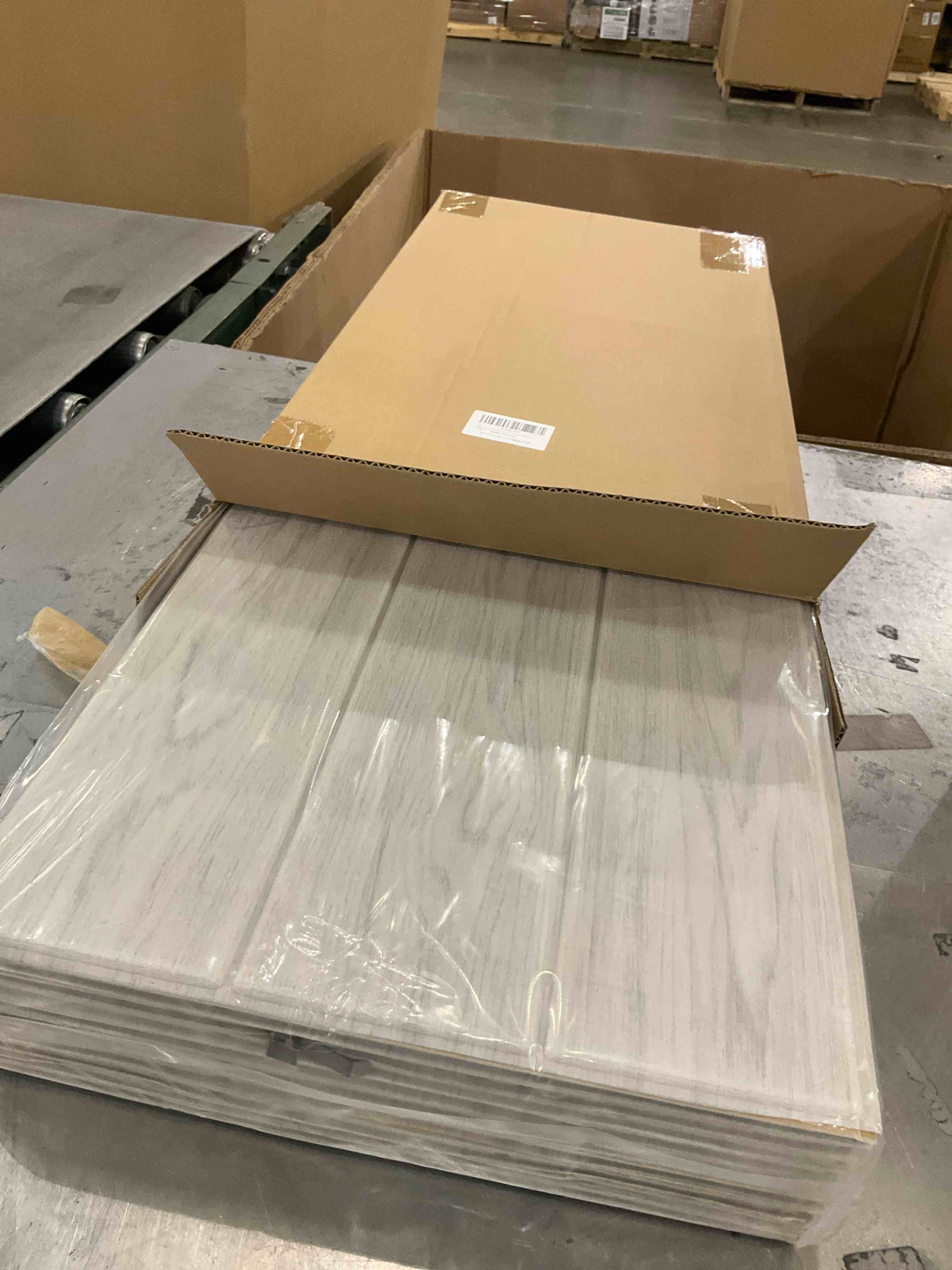 https://s3.amazonaws.com/lotting-images-prod/bidfta/PPE2500719_1746550611486.jpeg