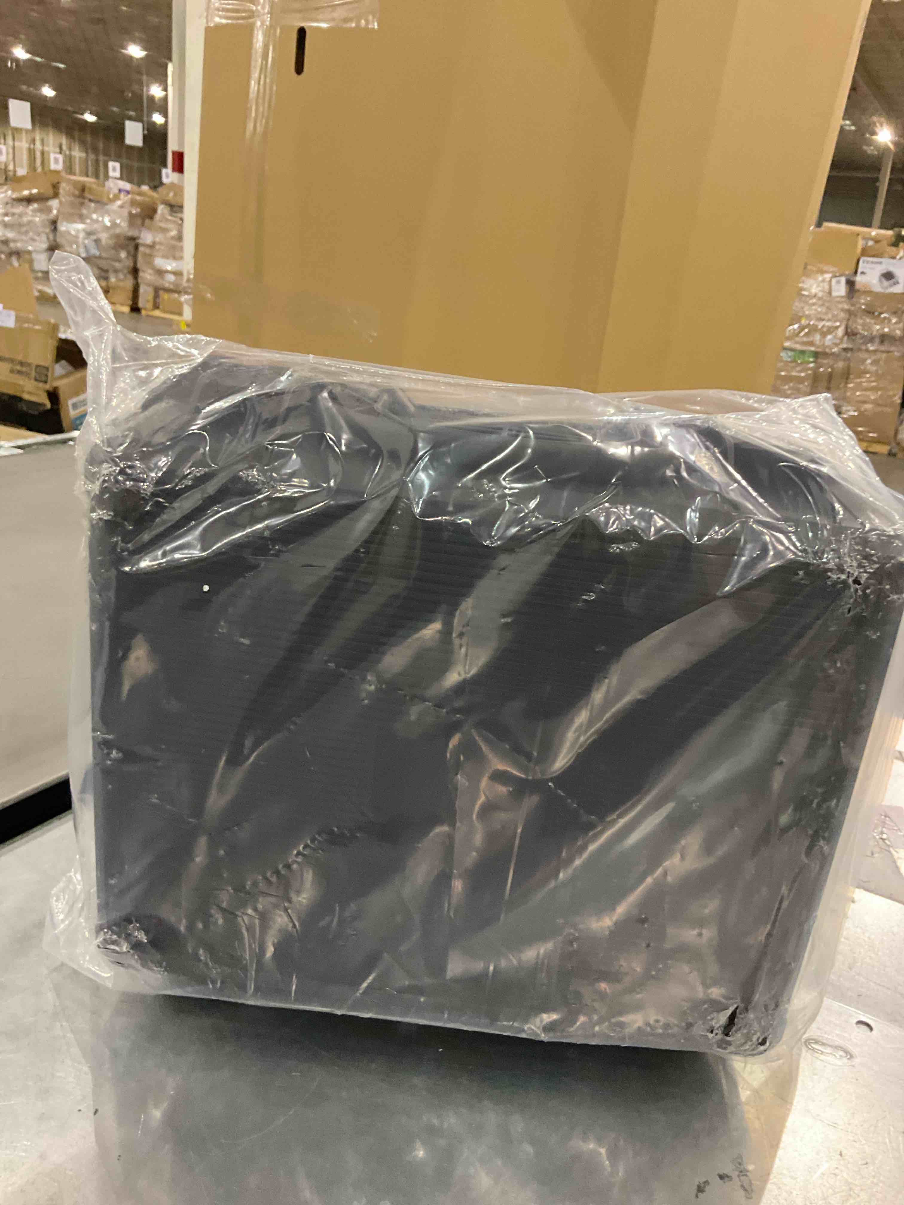 https://s3.amazonaws.com/lotting-images-prod/bidfta/PPE2500794_1746617919865.jpeg