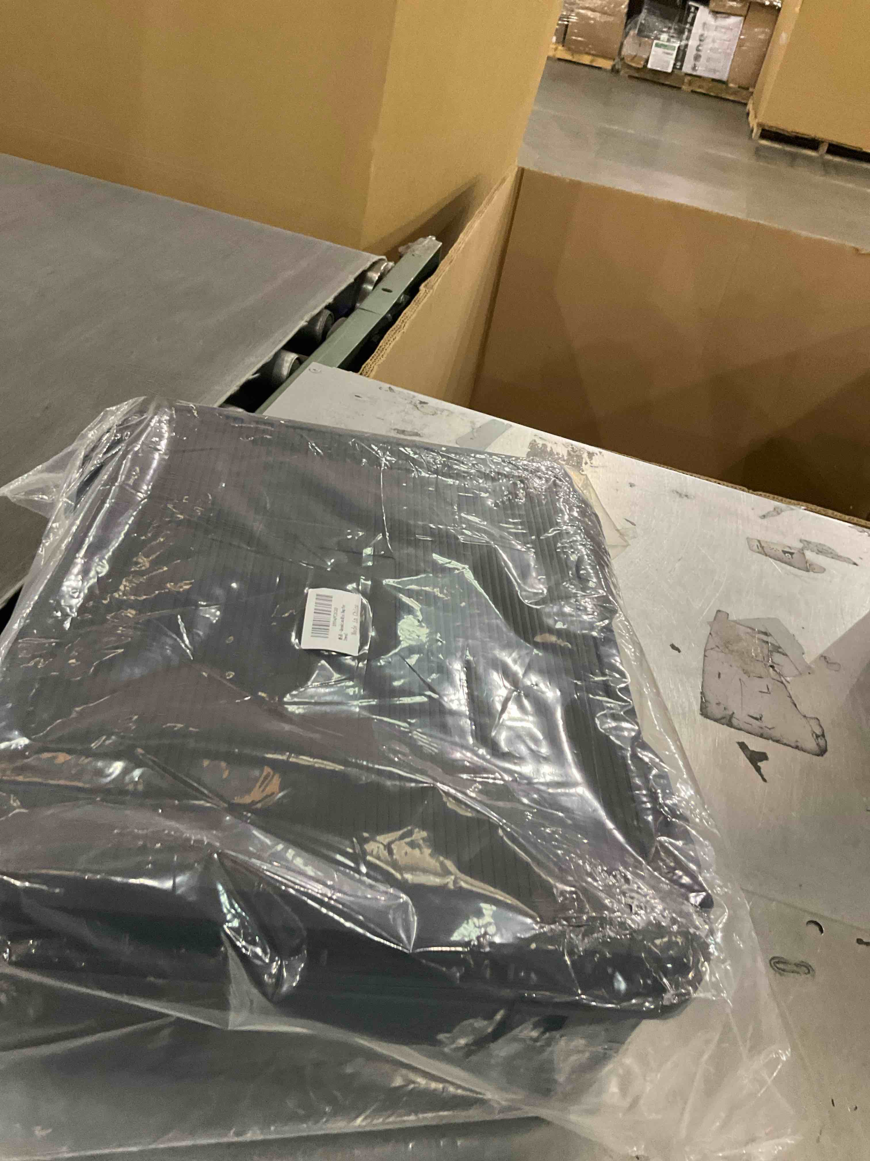https://s3.amazonaws.com/lotting-images-prod/bidfta/PPE2500842_1746546282902.jpeg