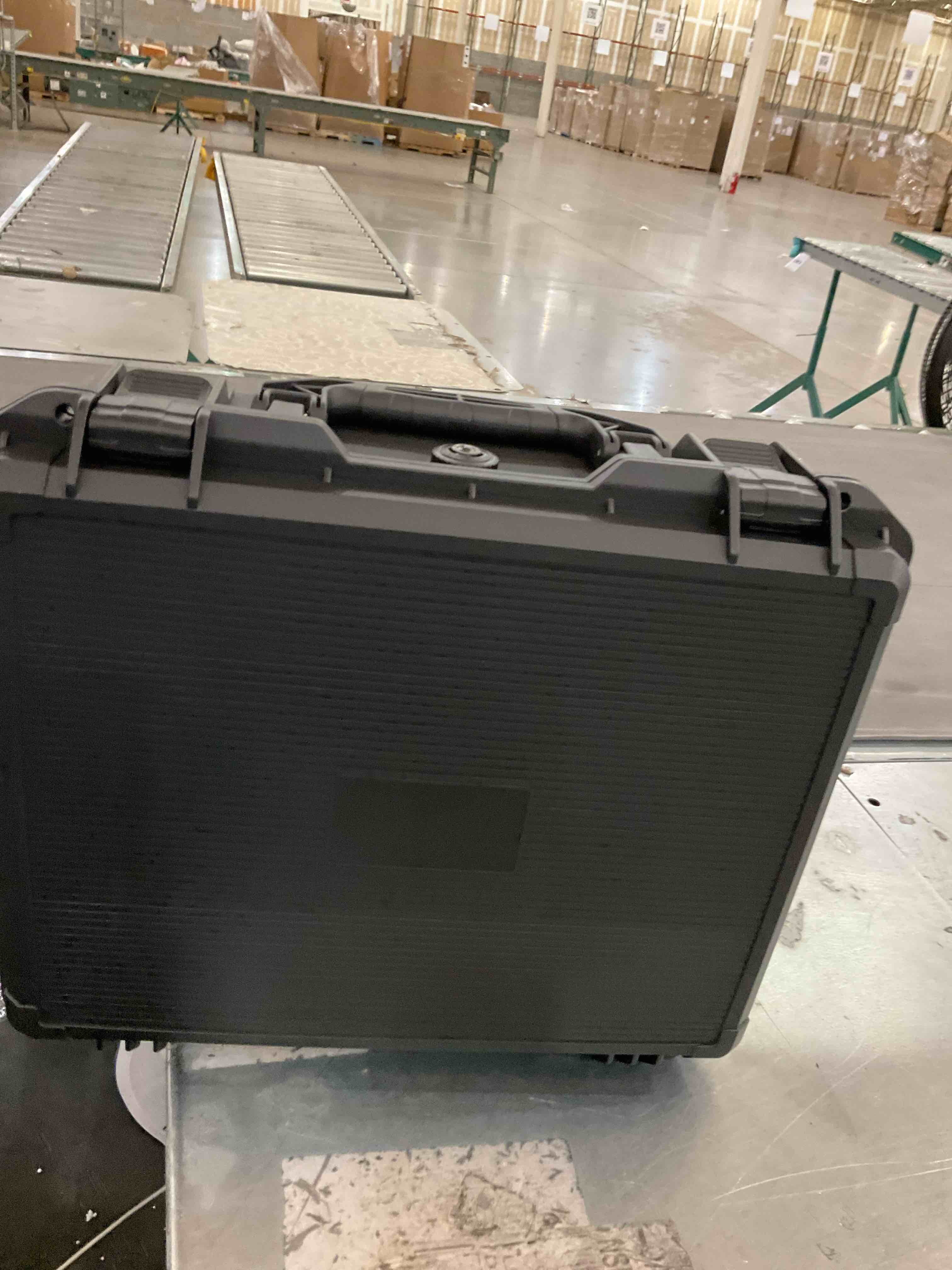 https://s3.amazonaws.com/lotting-images-prod/bidfta/PPE2500860_1746553706832.jpeg