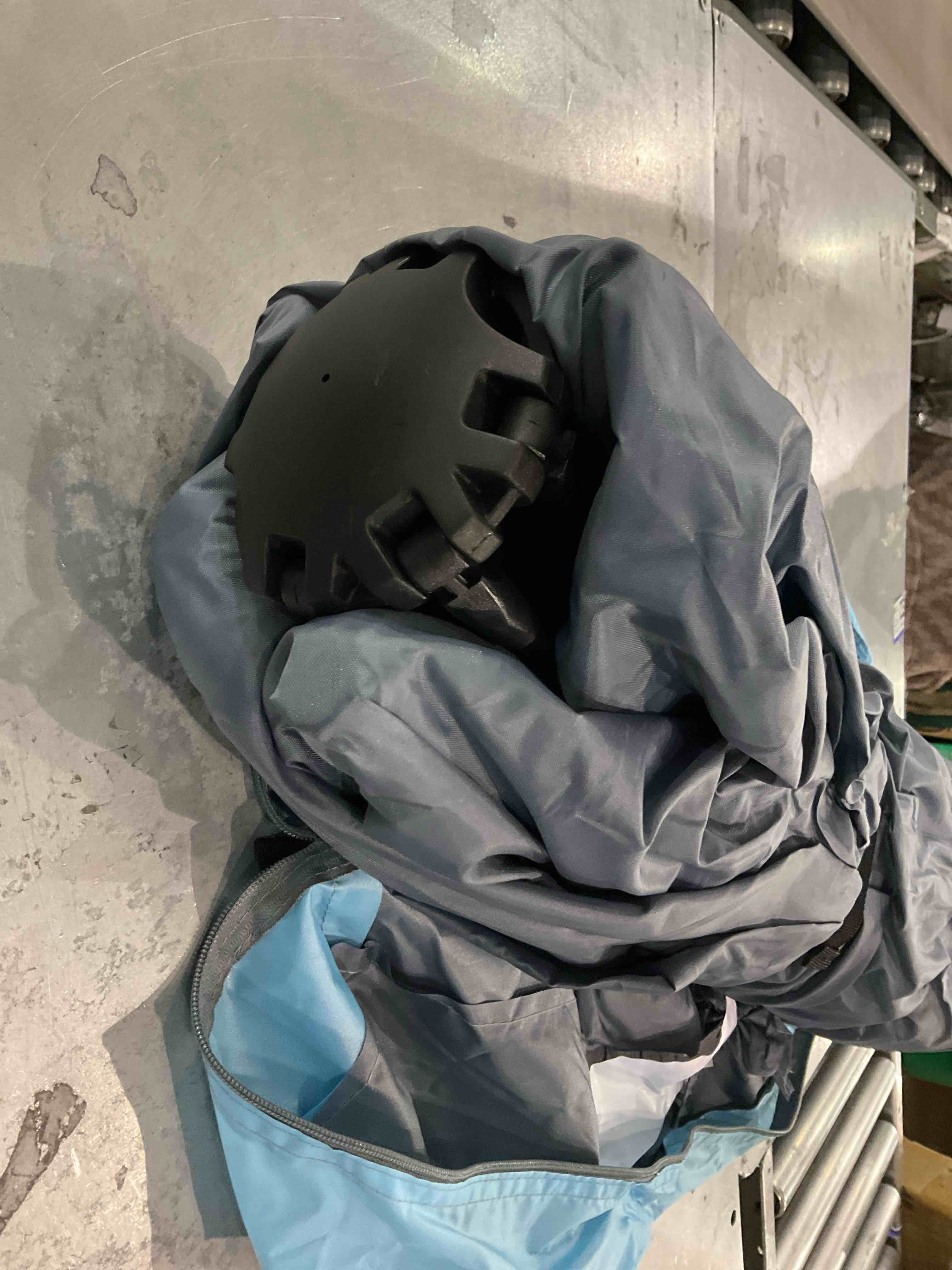 https://s3.amazonaws.com/lotting-images-prod/bidfta/PPE2501068_1746619097493.jpeg