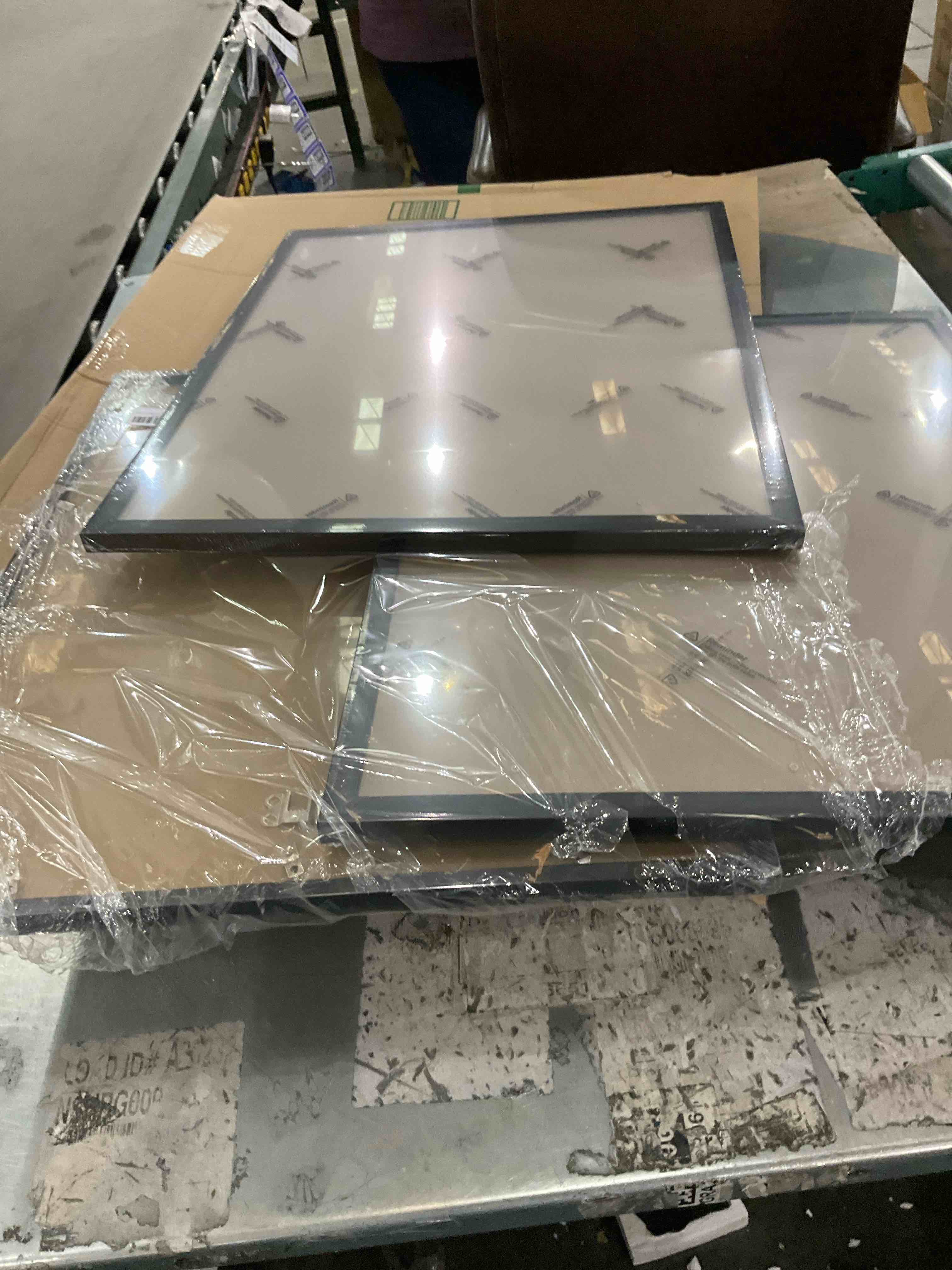 https://s3.amazonaws.com/lotting-images-prod/bidfta/PPE2501445_1746638600235.jpeg