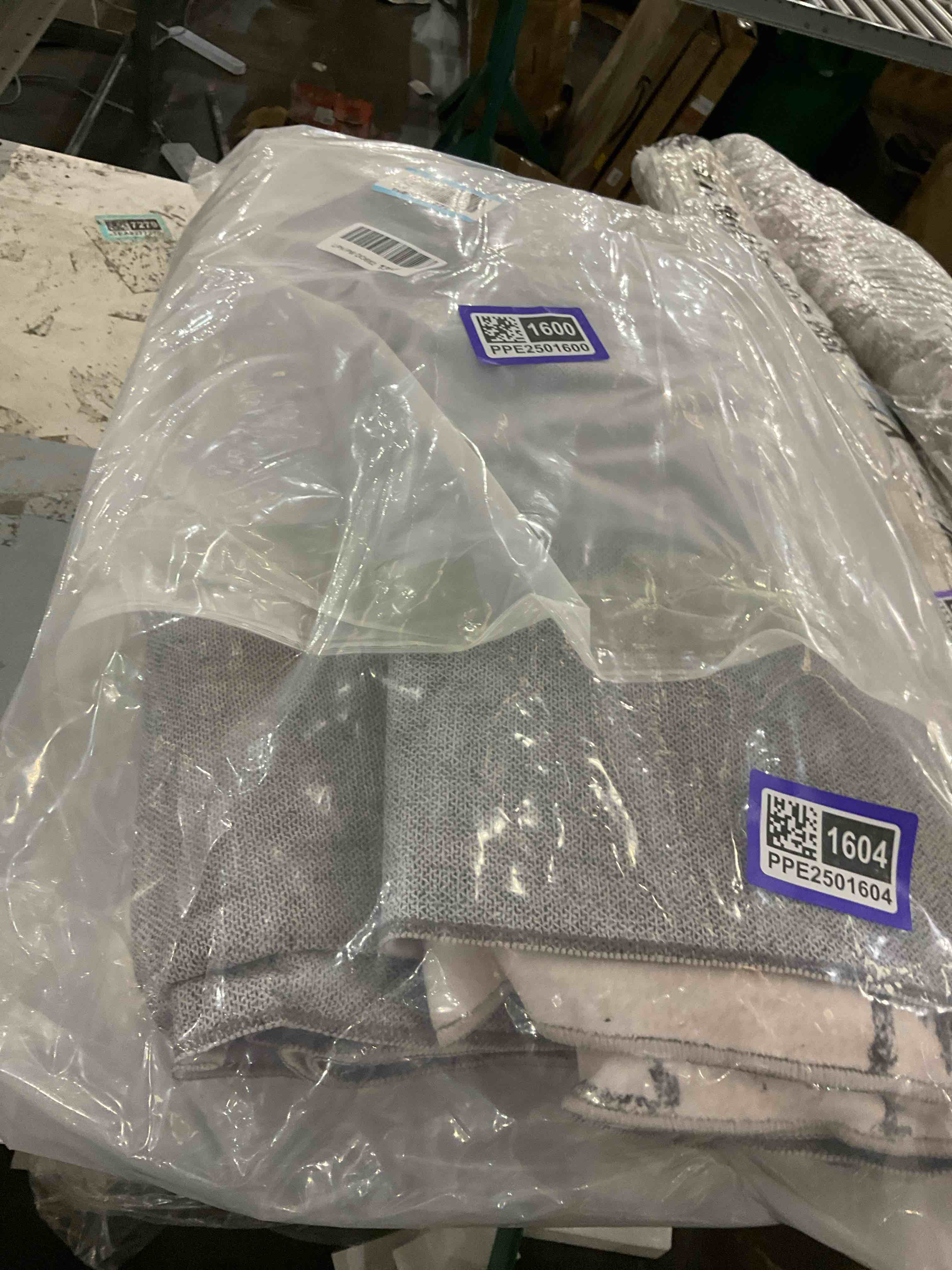 https://s3.amazonaws.com/lotting-images-prod/bidfta/PPE2501604_1746629994114.jpeg