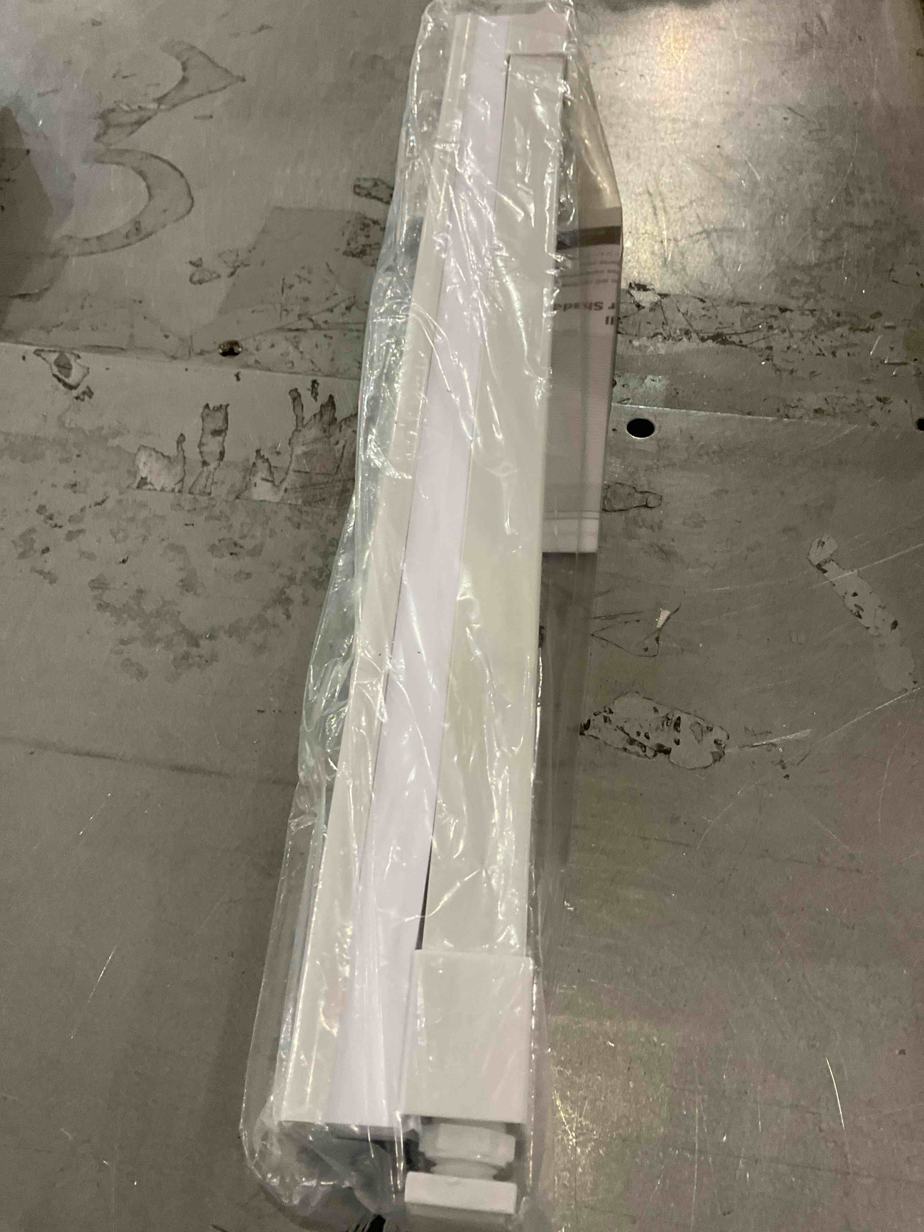 https://s3.amazonaws.com/lotting-images-prod/bidfta/PPE2501802_1746633191111.jpeg