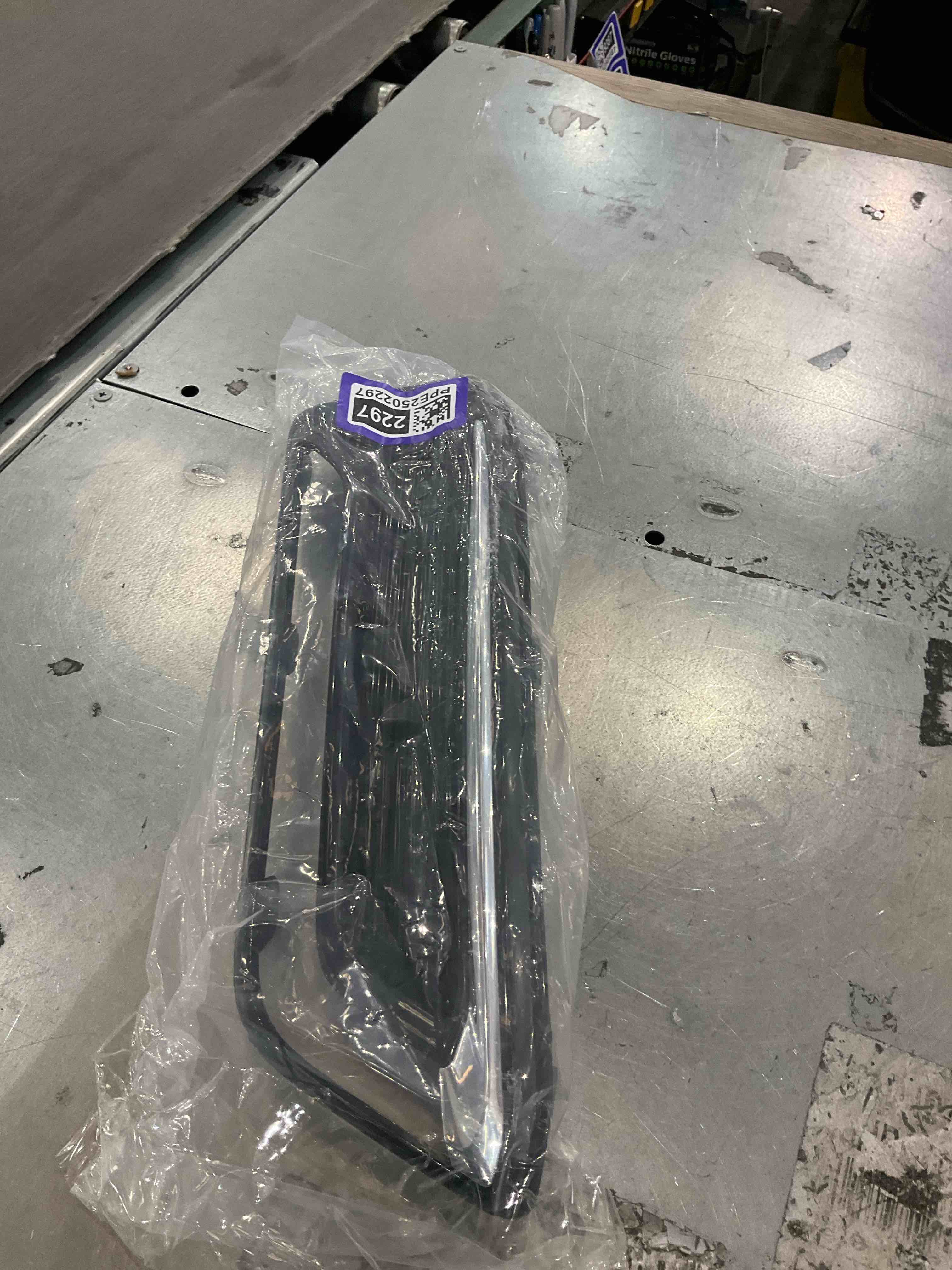https://s3.amazonaws.com/lotting-images-prod/bidfta/PPE2502297_1746711221112.jpeg