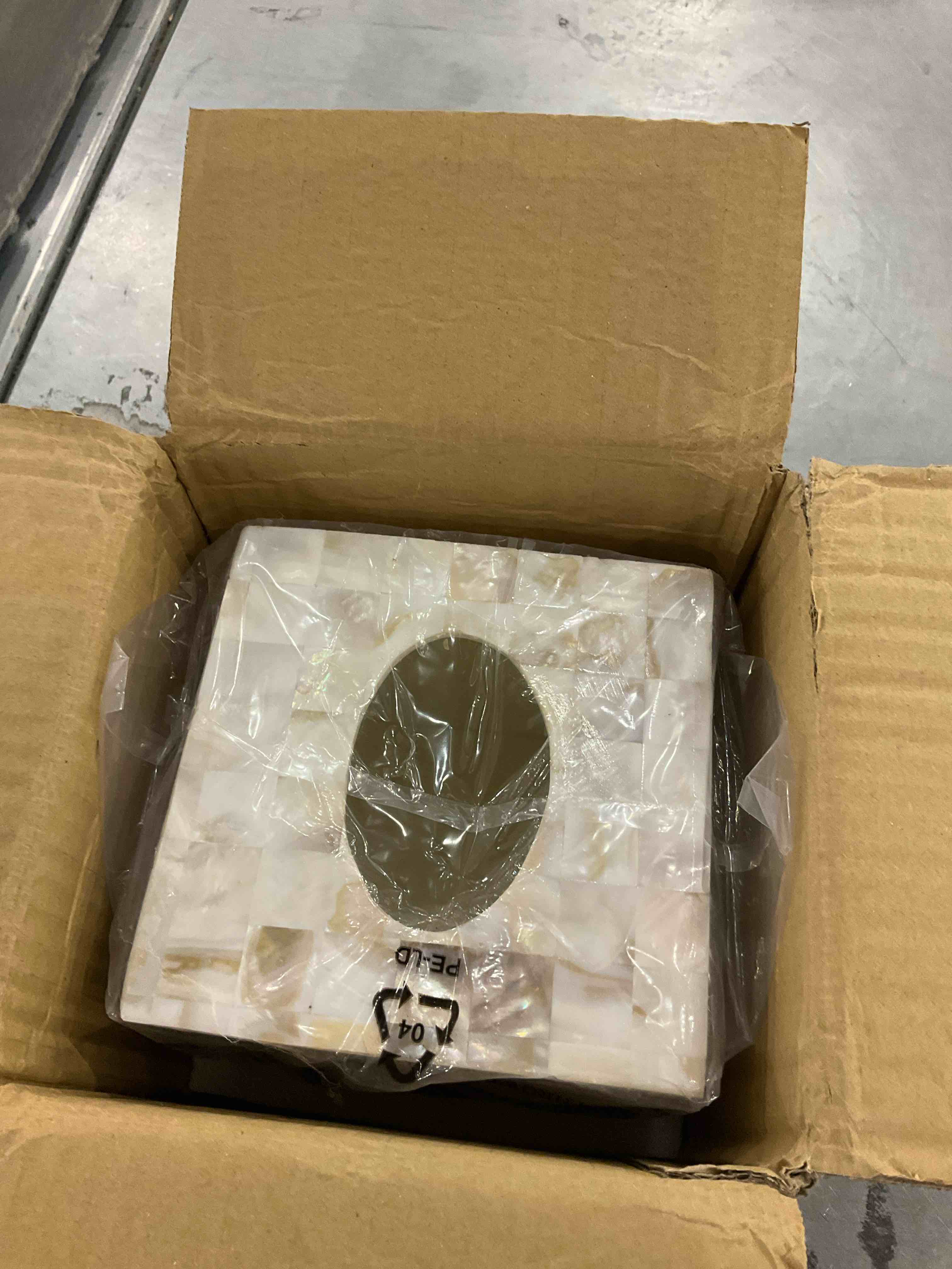 https://s3.amazonaws.com/lotting-images-prod/bidfta/PPE2502357_1746713088692.jpeg