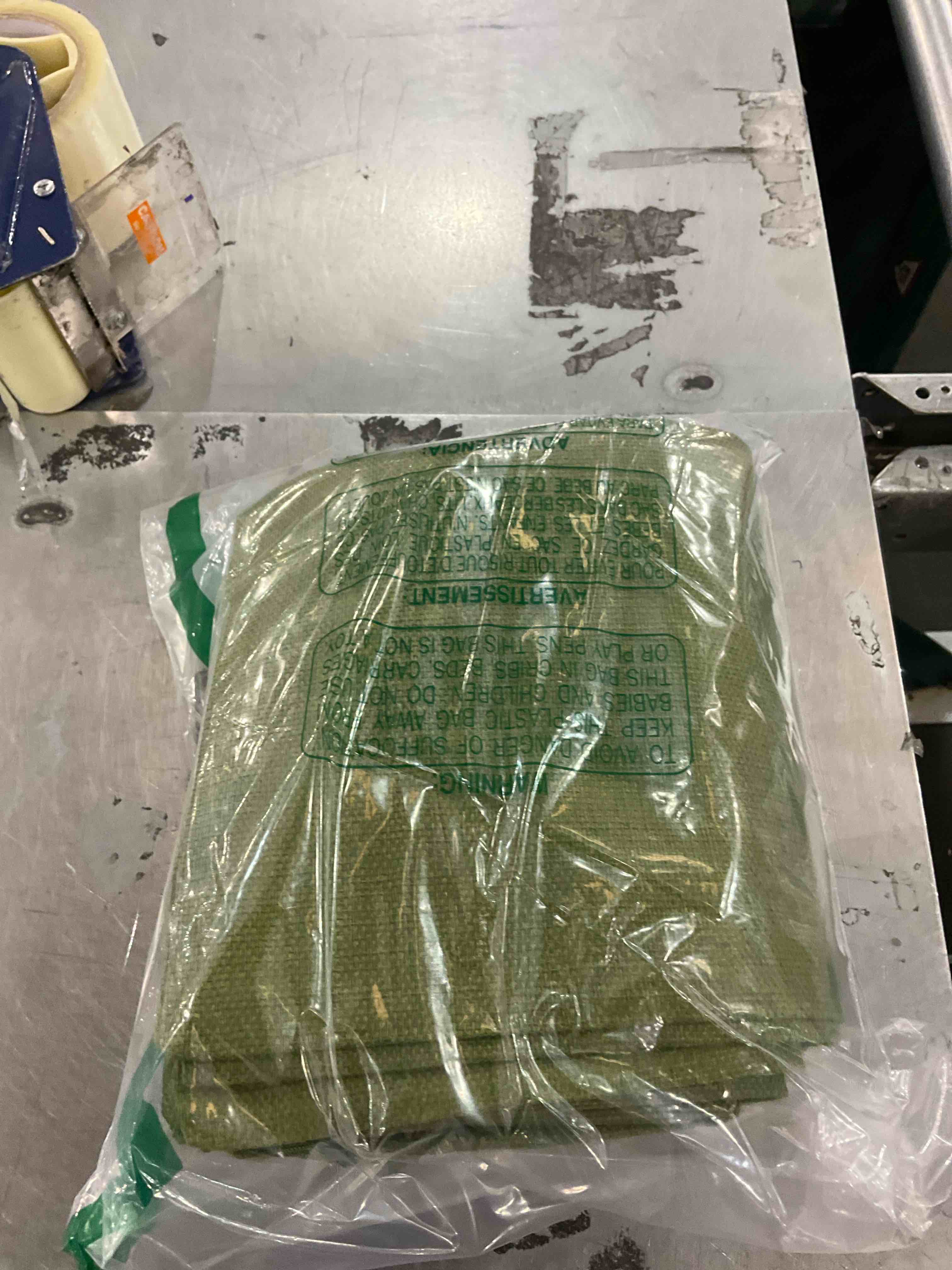 https://s3.amazonaws.com/lotting-images-prod/bidfta/PPE2502387_1746711892630.jpeg