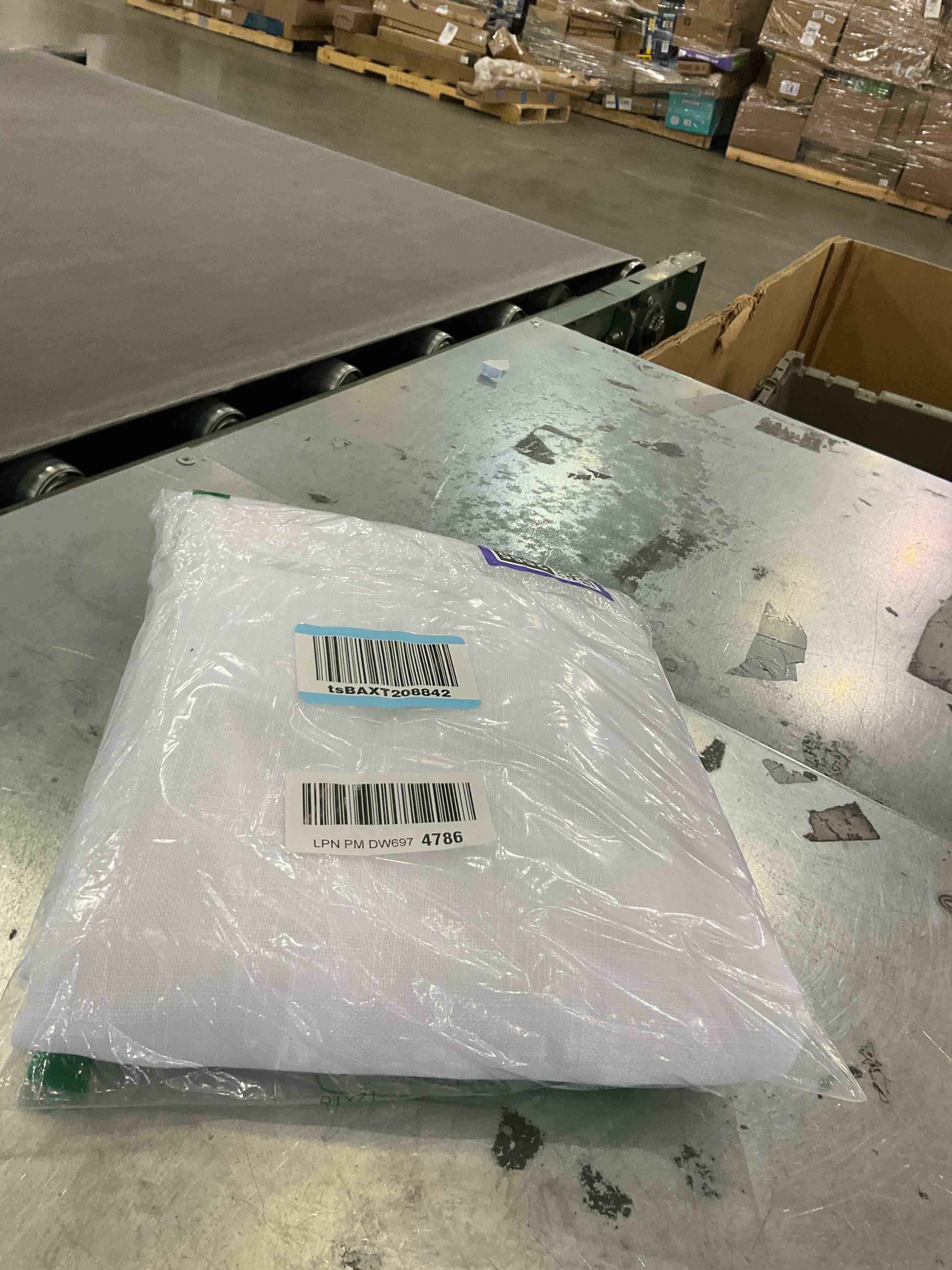 https://s3.amazonaws.com/lotting-images-prod/bidfta/PPE2502565_1746712218470.jpeg