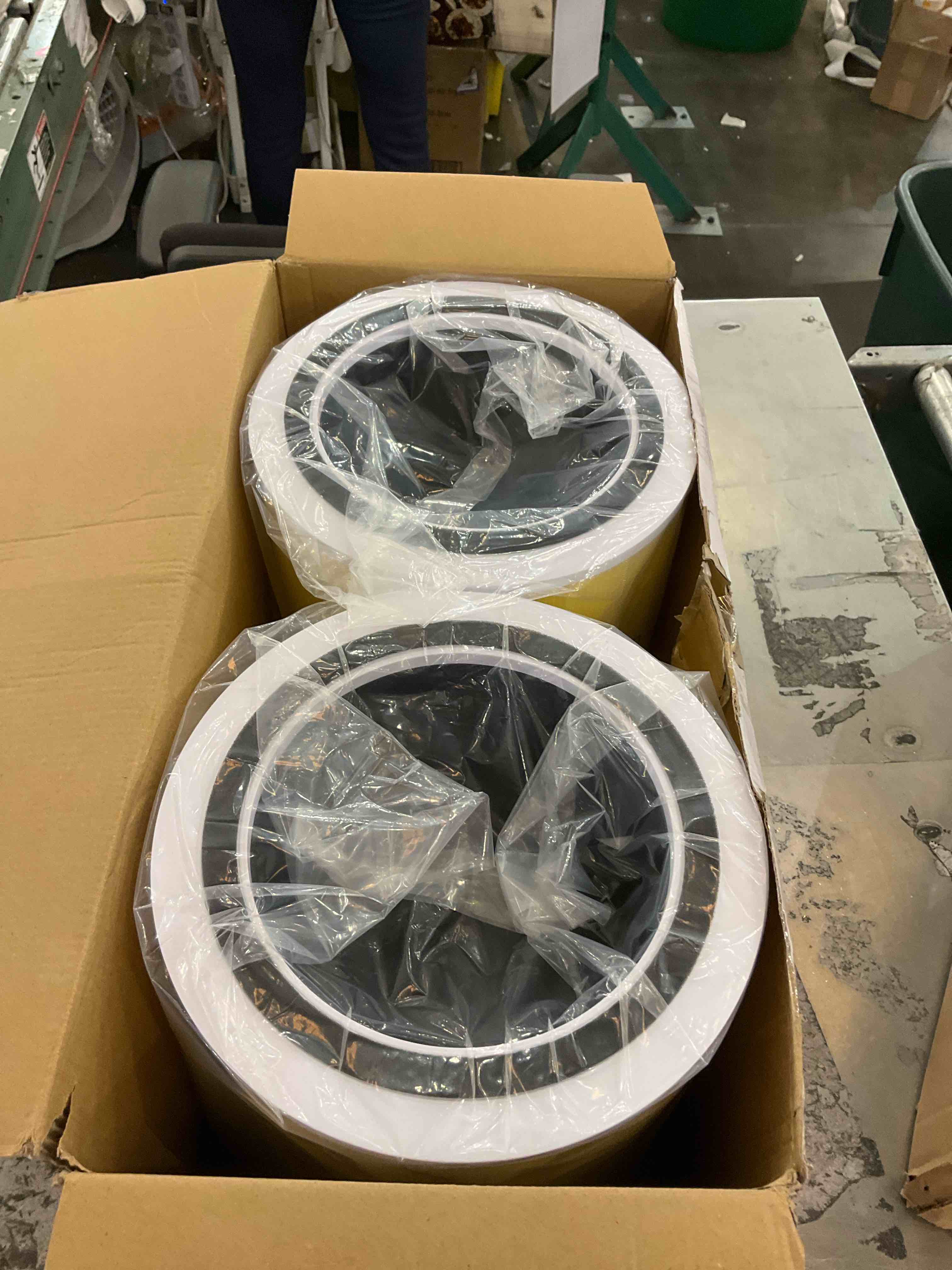 https://s3.amazonaws.com/lotting-images-prod/bidfta/PPE2502901_1746722581777.jpeg