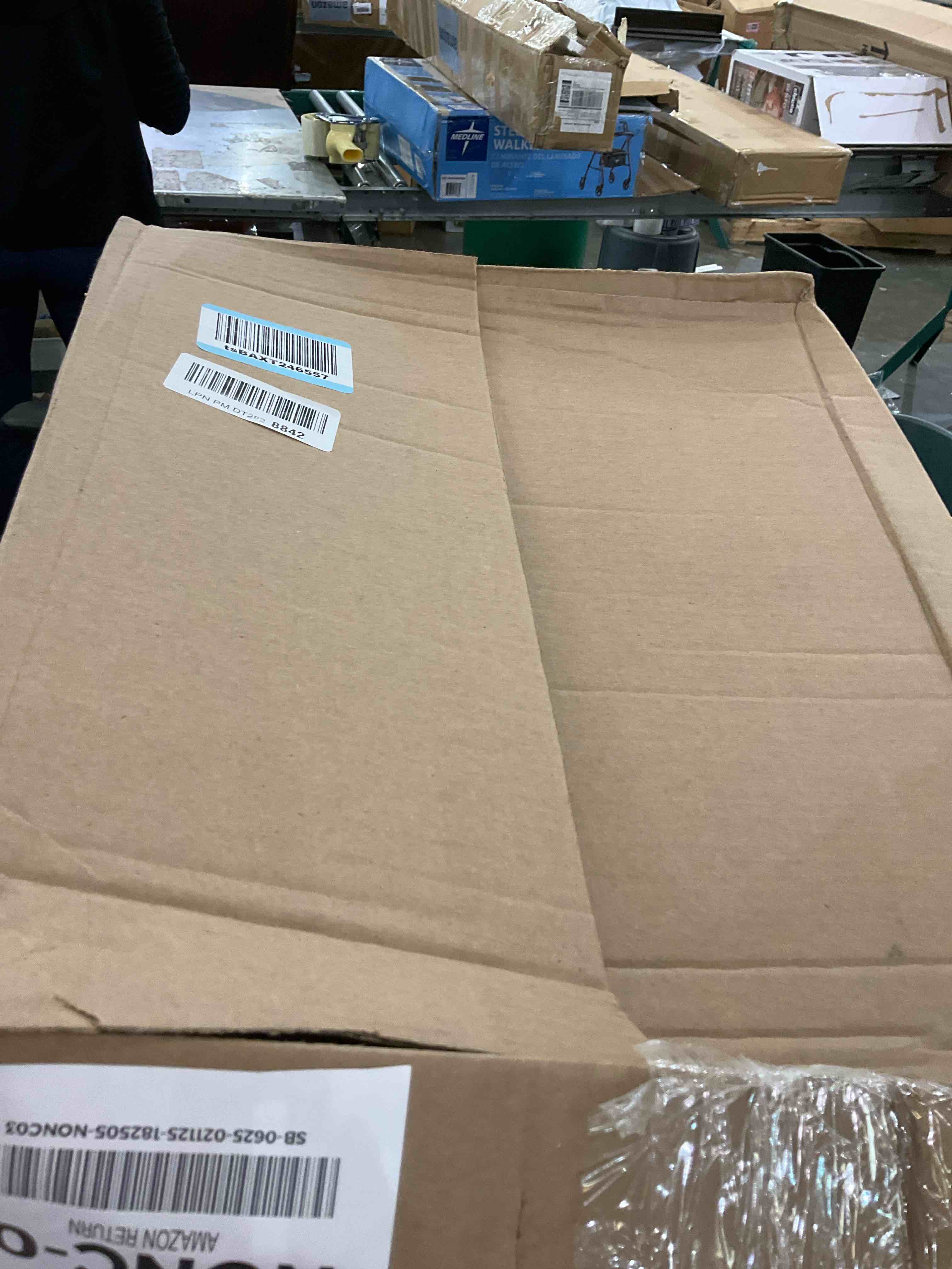 https://s3.amazonaws.com/lotting-images-prod/bidfta/PPE2502976_1746728842956.jpeg