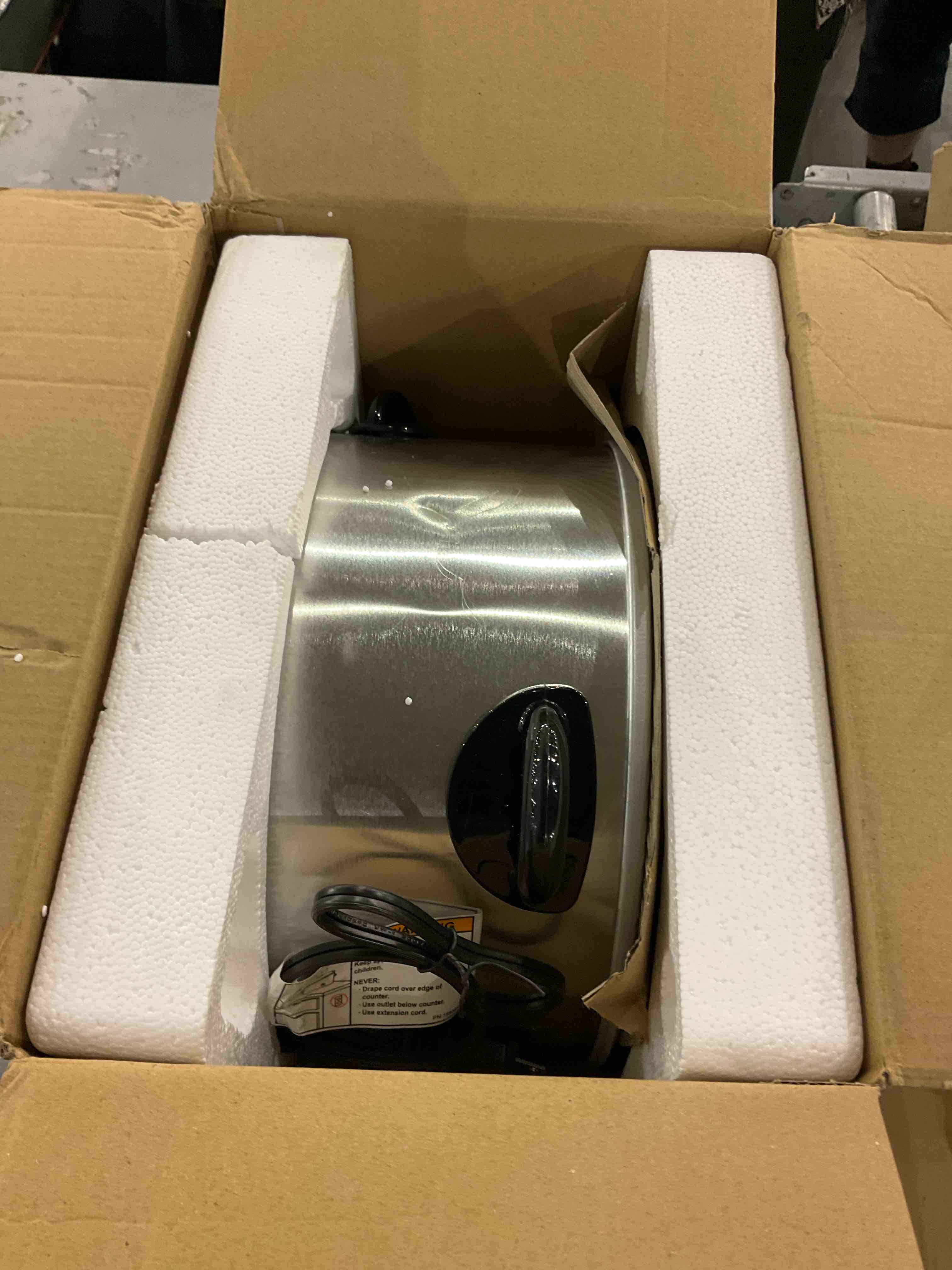 https://s3.amazonaws.com/lotting-images-prod/bidfta/PPE2503001_1746616152271.jpeg