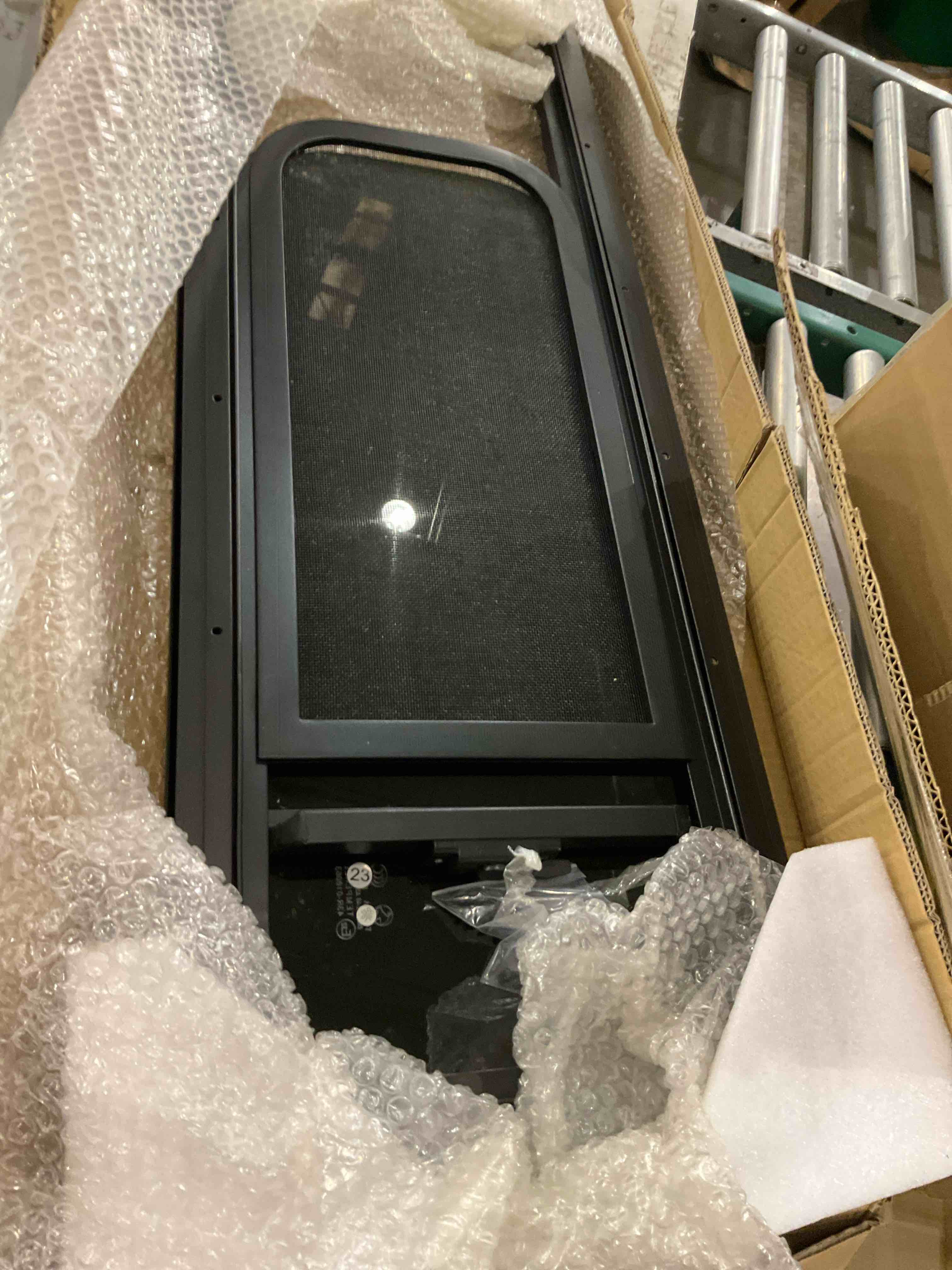 https://s3.amazonaws.com/lotting-images-prod/bidfta/PPE2503057_1746622446126.jpeg