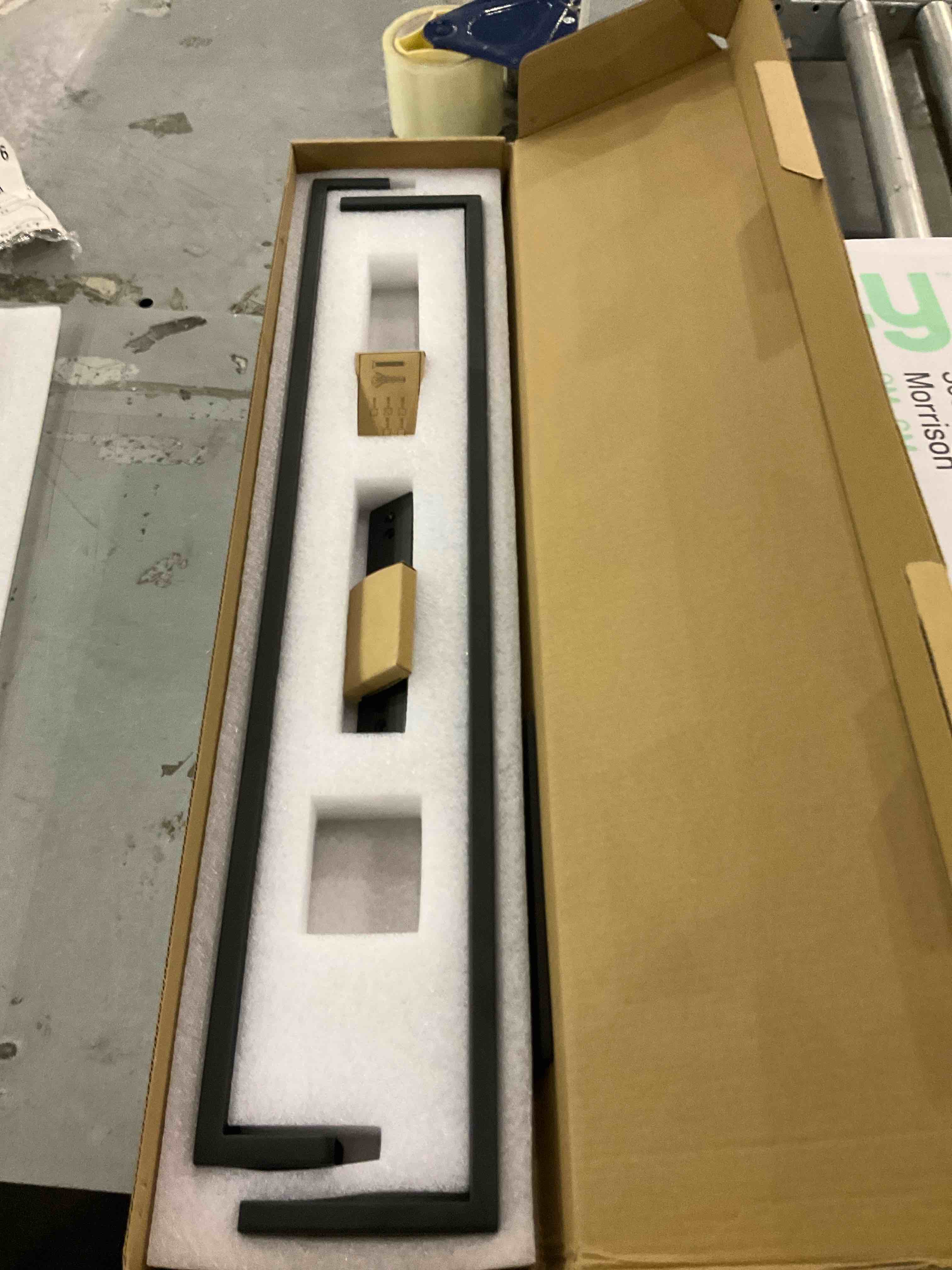 https://s3.amazonaws.com/lotting-images-prod/bidfta/PPE2503308_1746616797888.jpeg