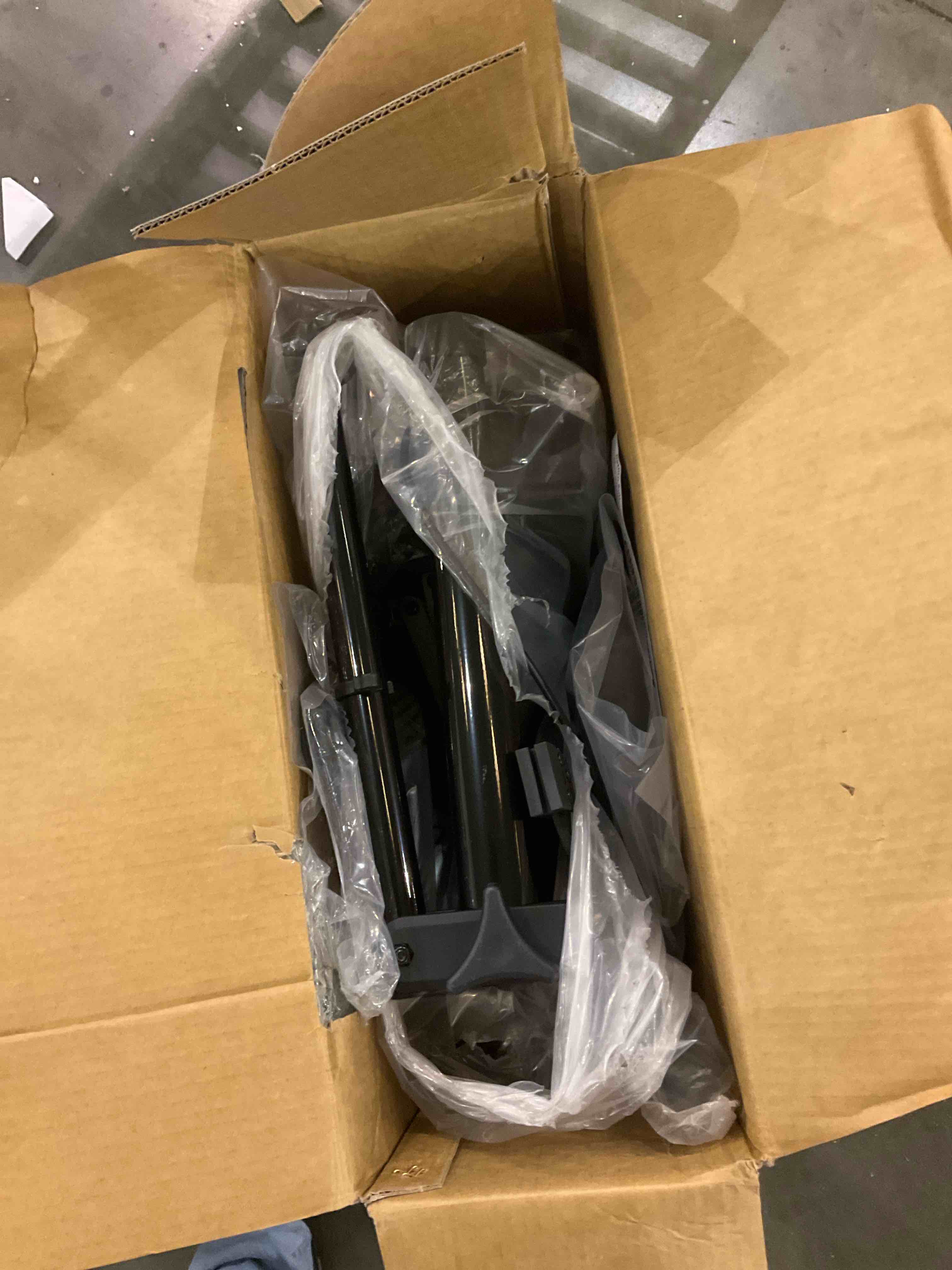 https://s3.amazonaws.com/lotting-images-prod/bidfta/PPE2503417_1746632455949.jpeg