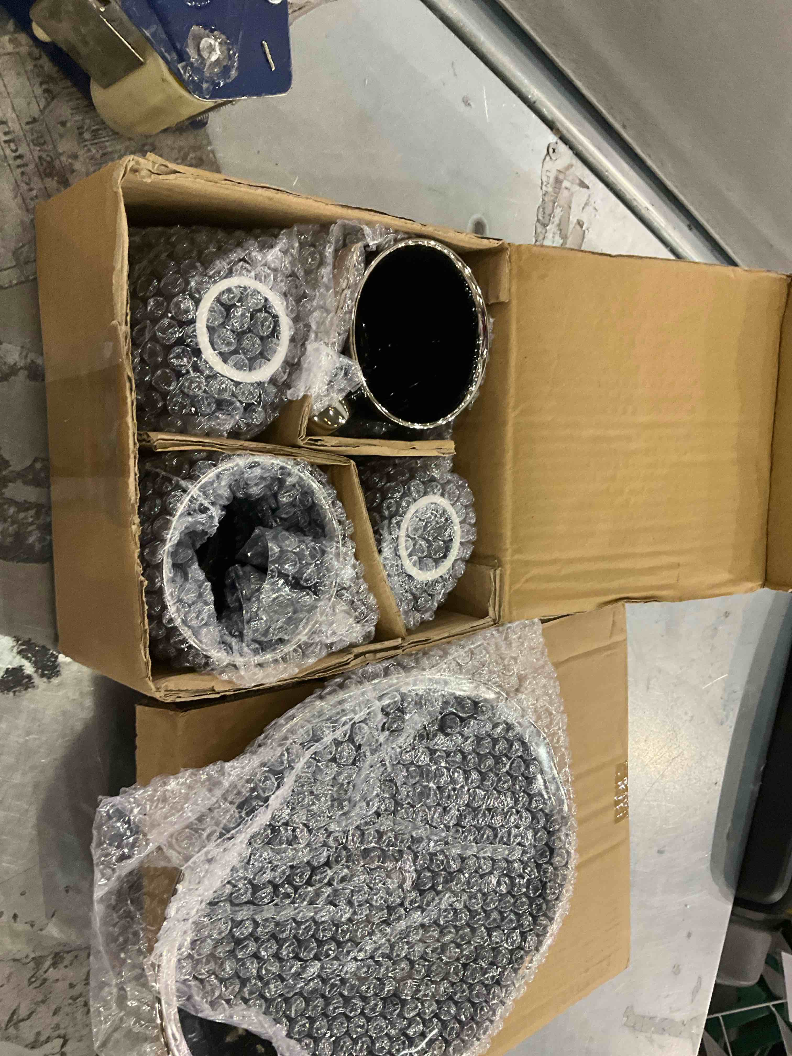 https://s3.amazonaws.com/lotting-images-prod/bidfta/PPE2503502_1746705665860.jpeg