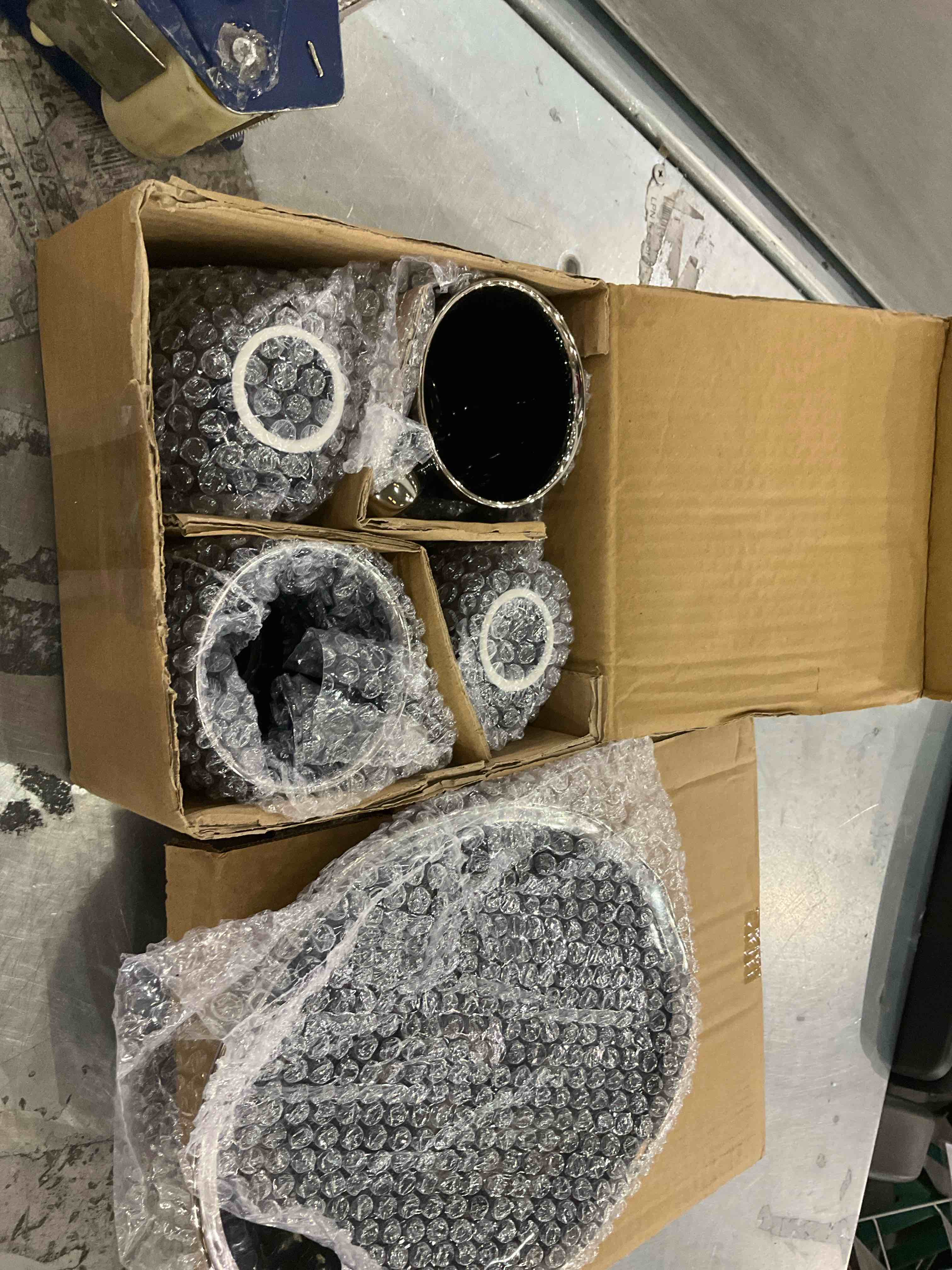 https://s3.amazonaws.com/lotting-images-prod/bidfta/PPE2503502_1746705667511.jpeg