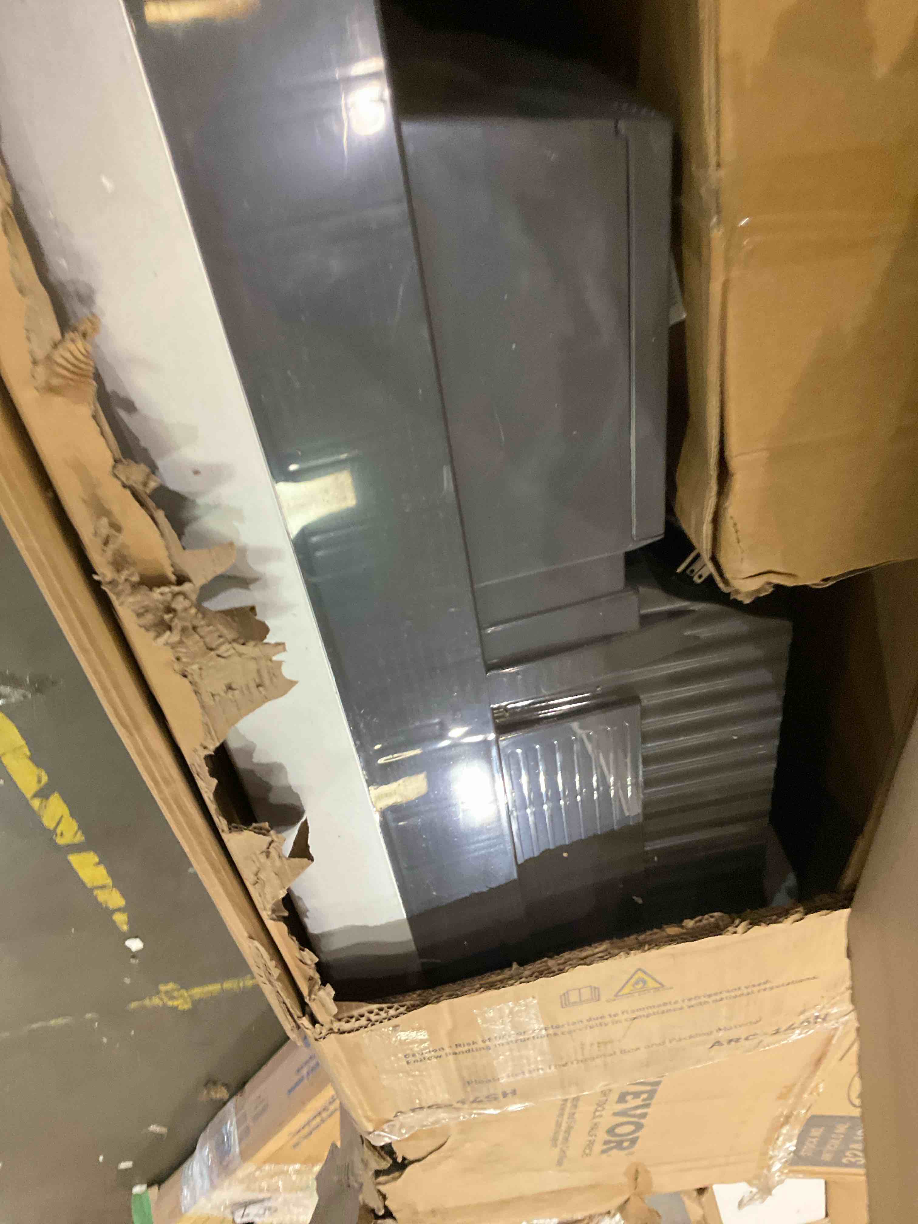 https://s3.amazonaws.com/lotting-images-prod/bidfta/PPE2503537_1746810478847.jpeg