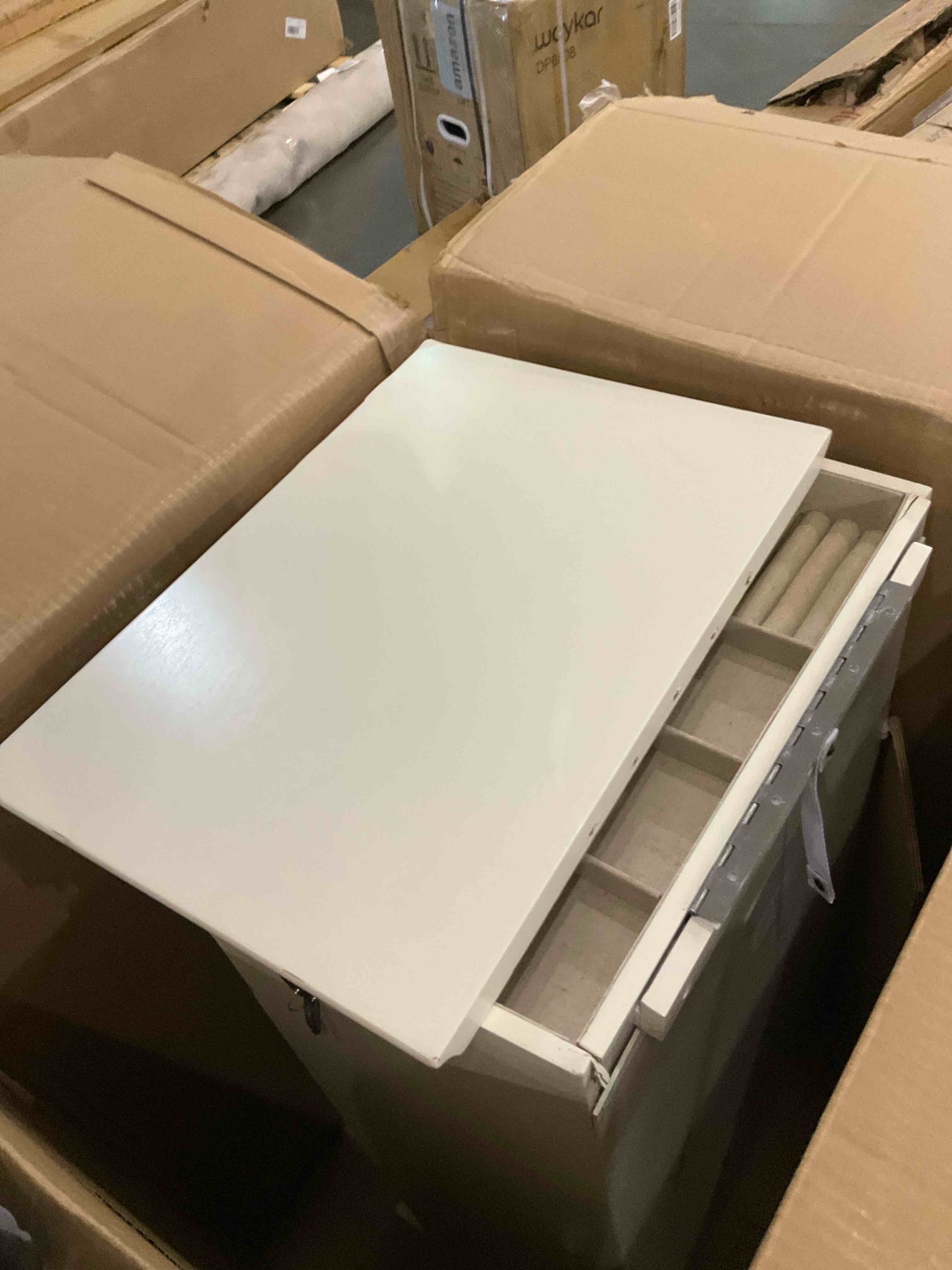 https://s3.amazonaws.com/lotting-images-prod/bidfta/PPE2503639_1746805641732.jpeg
