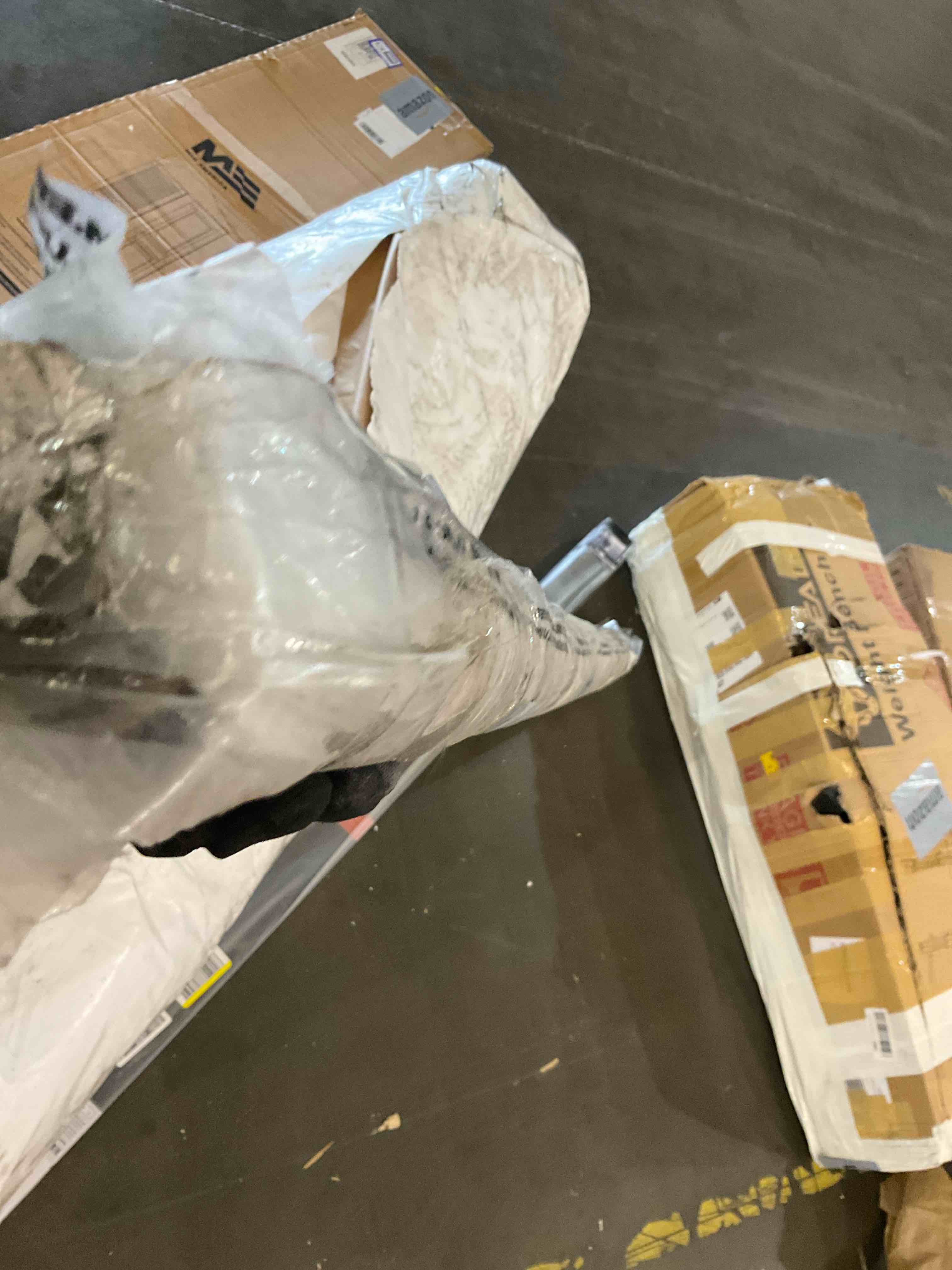 https://s3.amazonaws.com/lotting-images-prod/bidfta/PPE2503663_1746803651688.jpeg