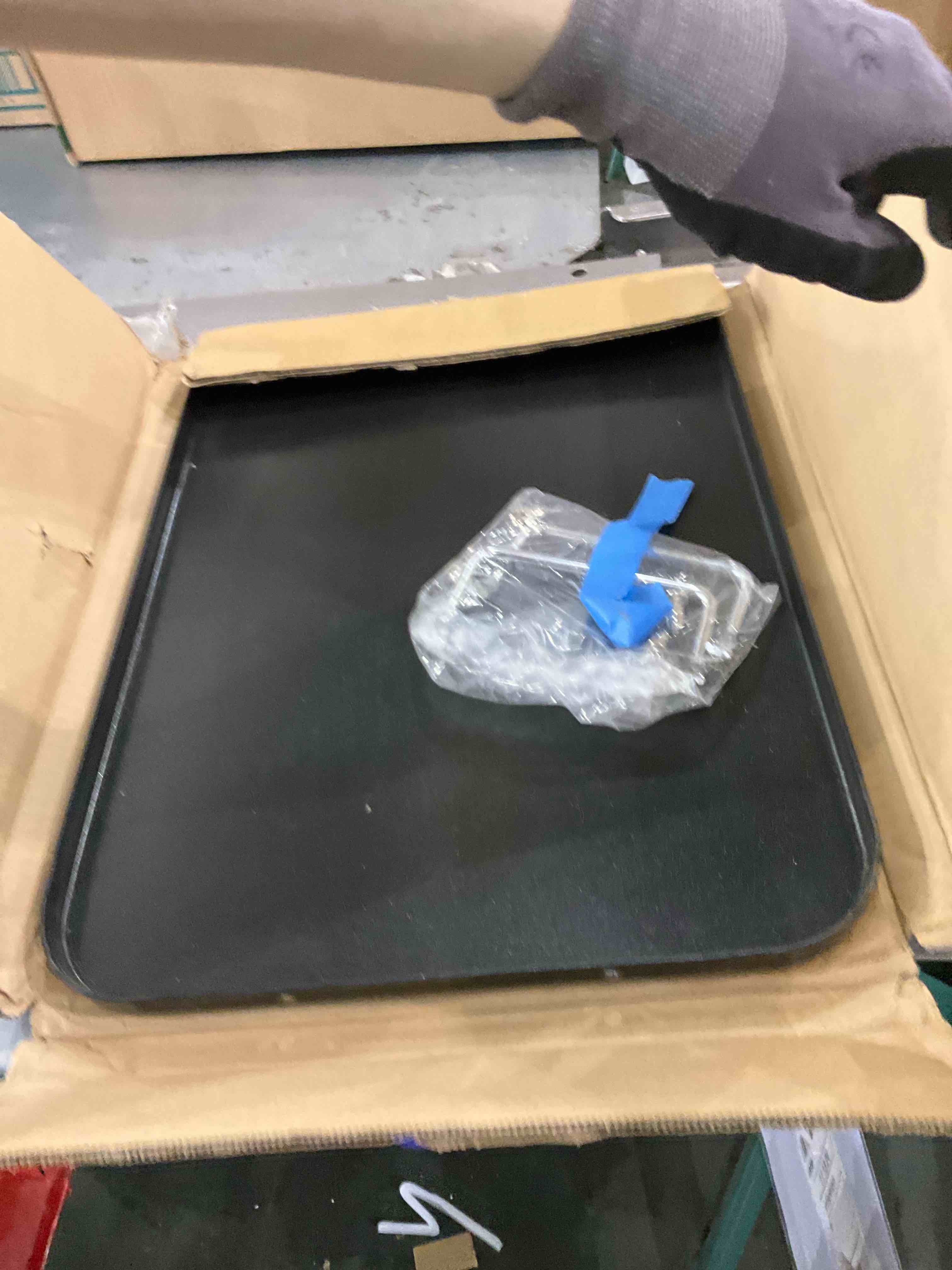https://s3.amazonaws.com/lotting-images-prod/bidfta/PPE2503841_1746791870683.jpeg