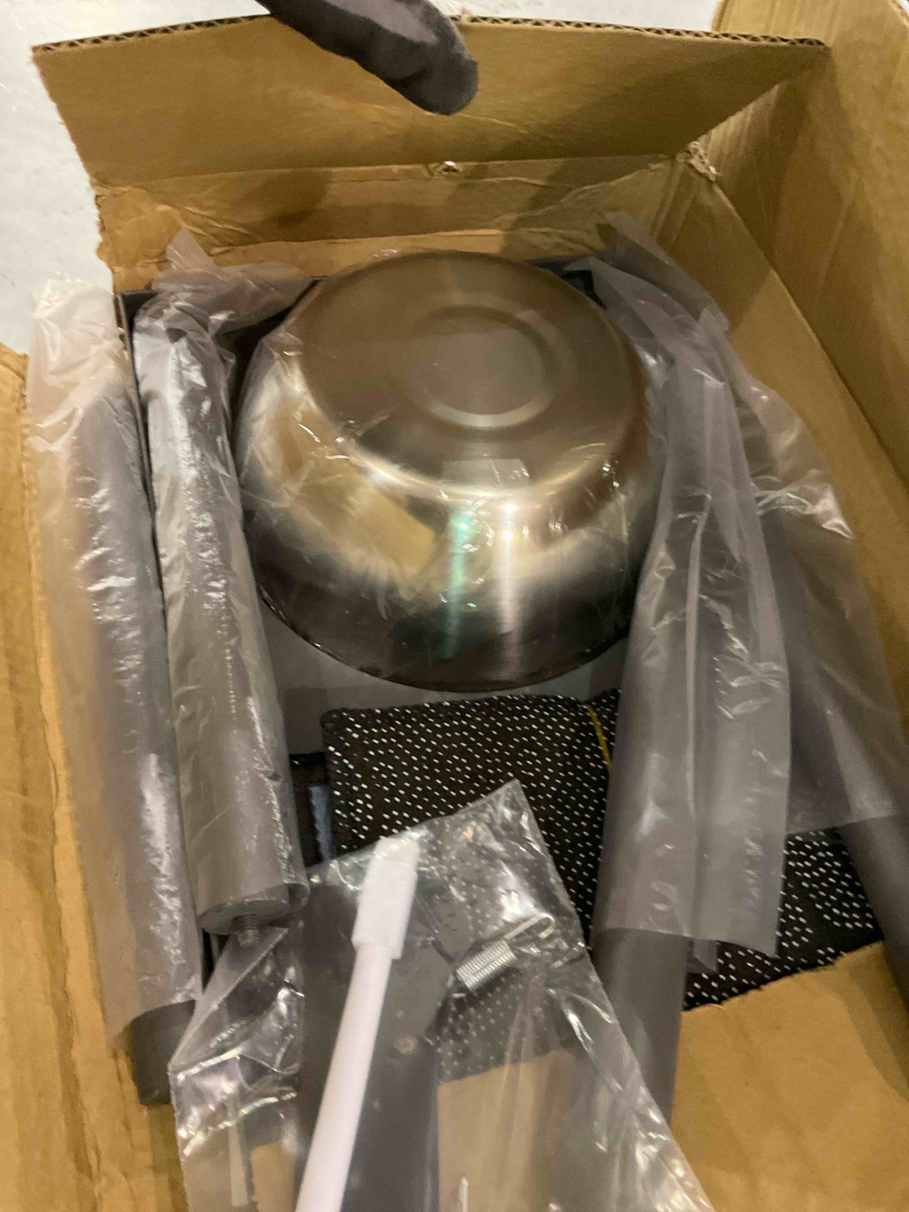 https://s3.amazonaws.com/lotting-images-prod/bidfta/PPE2503895_1746795100338.jpeg