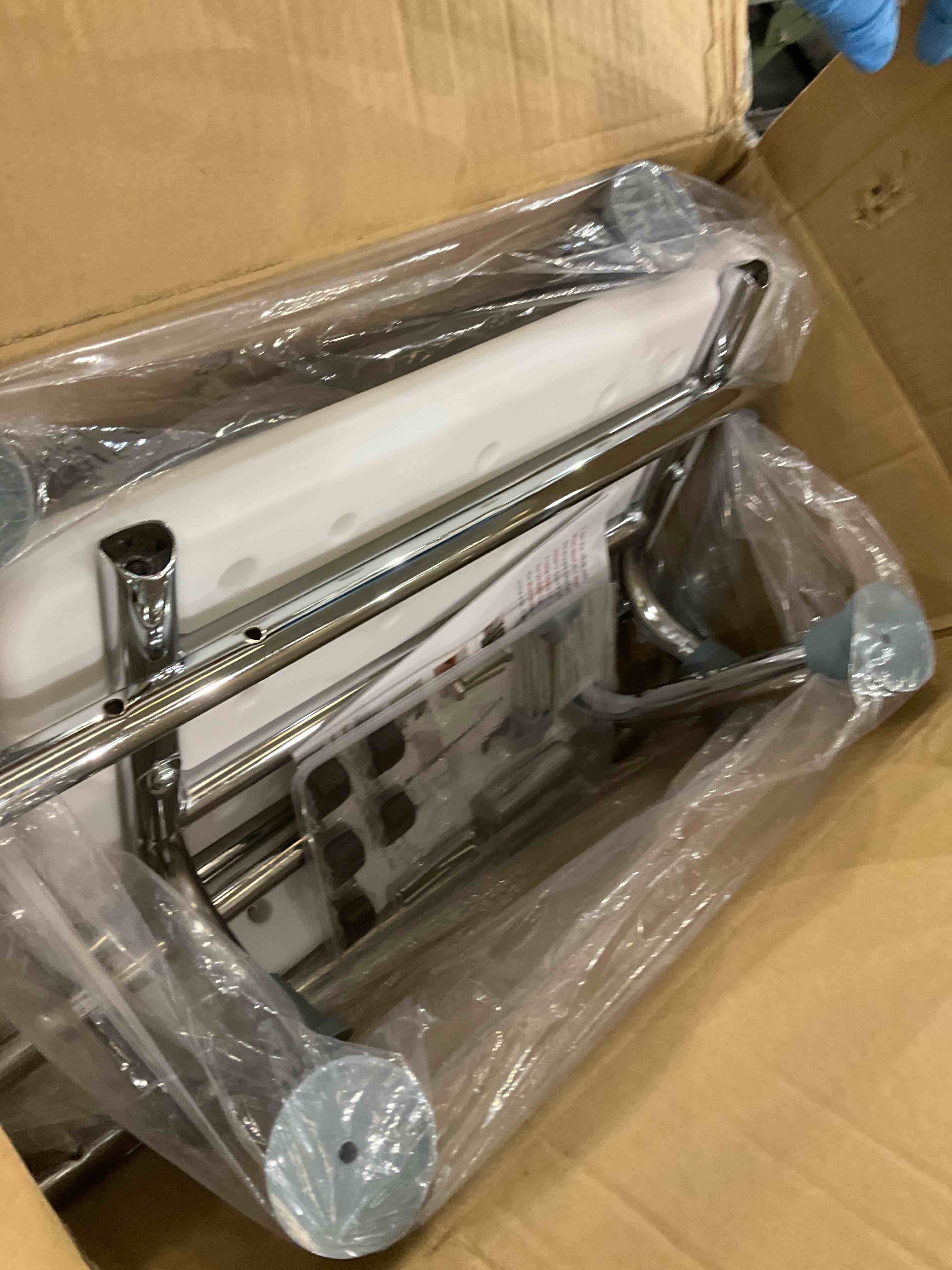 https://s3.amazonaws.com/lotting-images-prod/bidfta/PPE2503916_1746797162644.jpeg