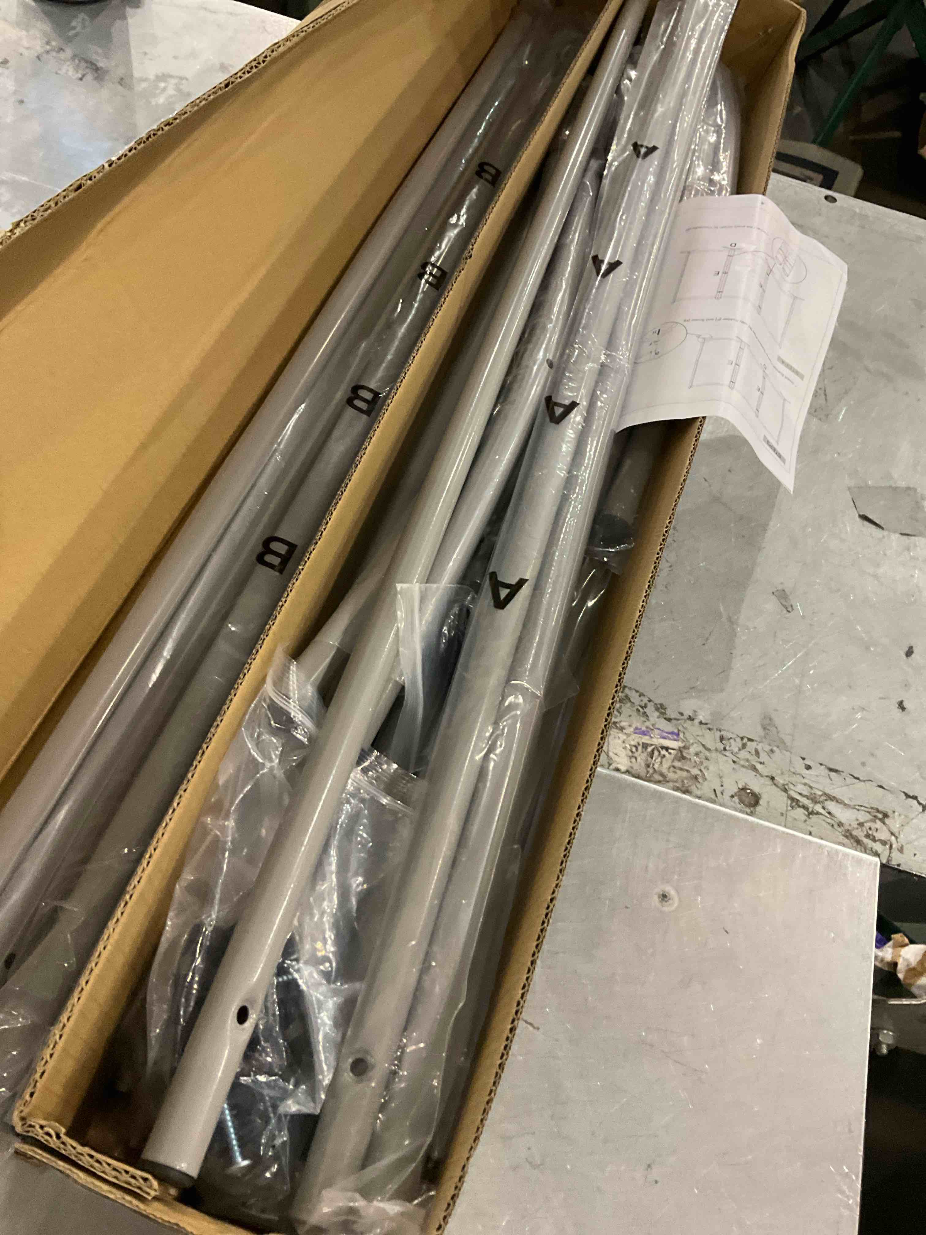 https://s3.amazonaws.com/lotting-images-prod/bidfta/PPE2503919_1746794047015.jpeg